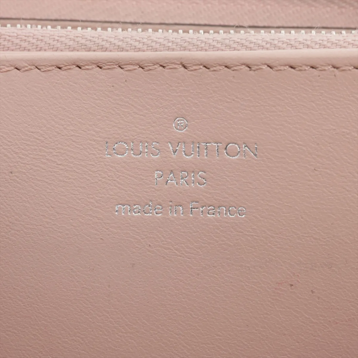 Mahina Zippy Wallet M61868 TN3119 Magnolia Round Zip Wallet — view 10