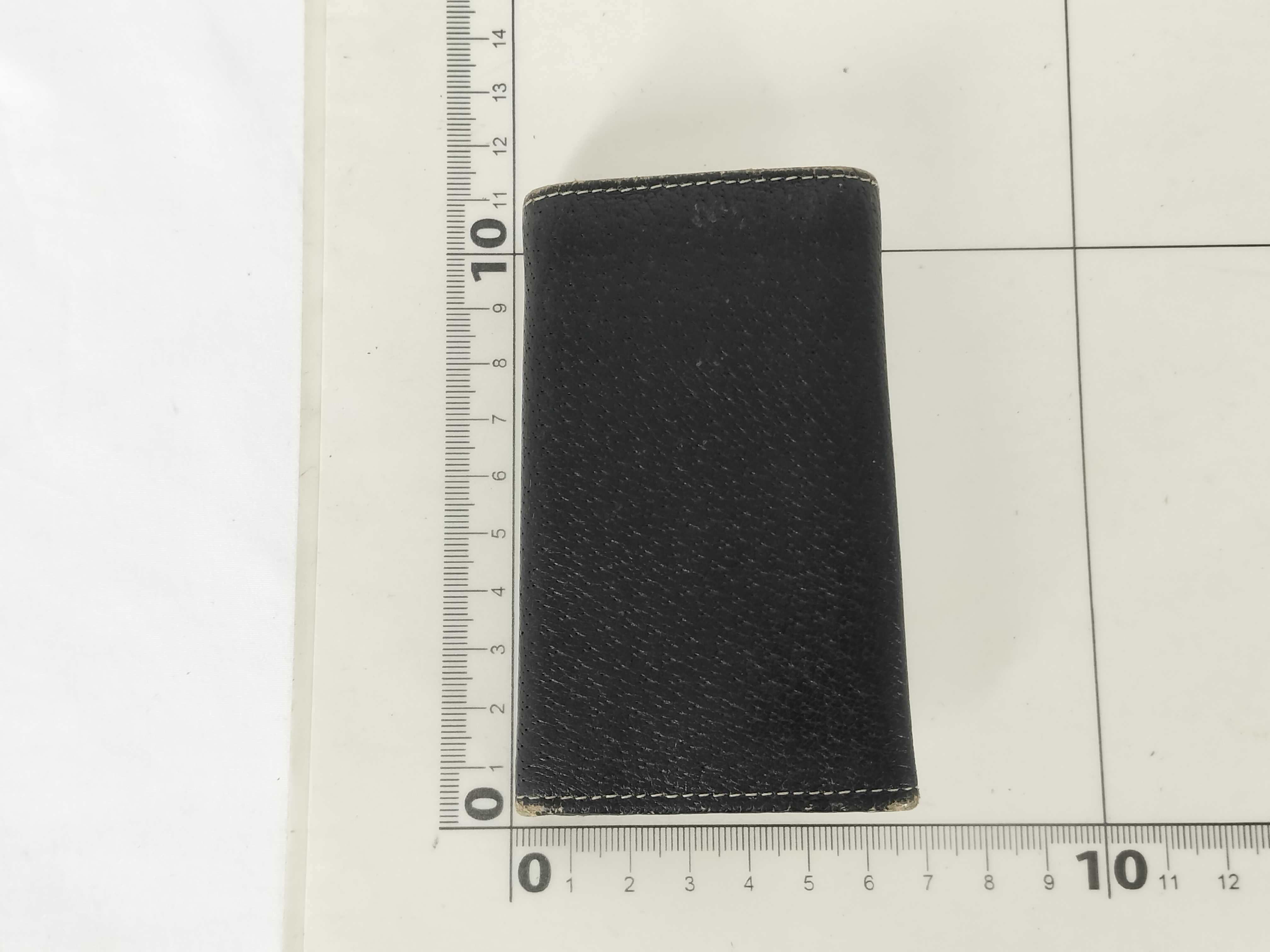 Old Key Case/Keychain — view 2
