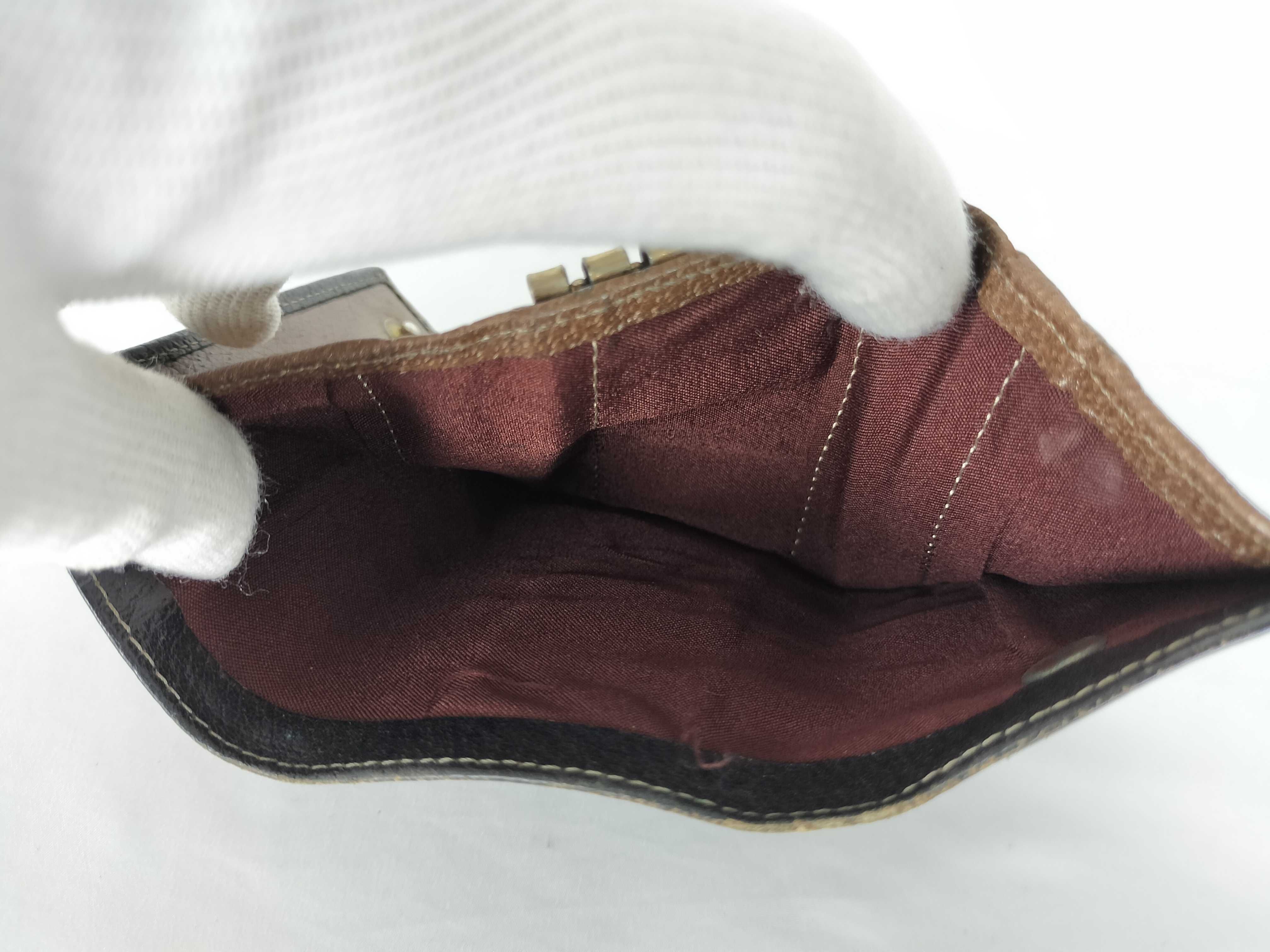 Old Key Case/Keychain — view 8