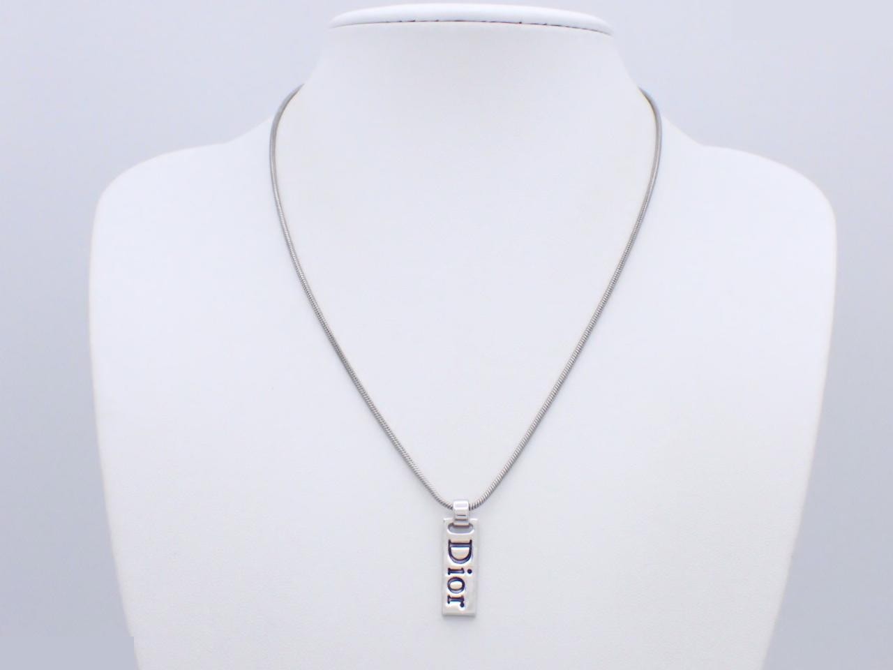 Other lines: Precious metal necklaces and pendants, chain approximately 42cm. — view 3