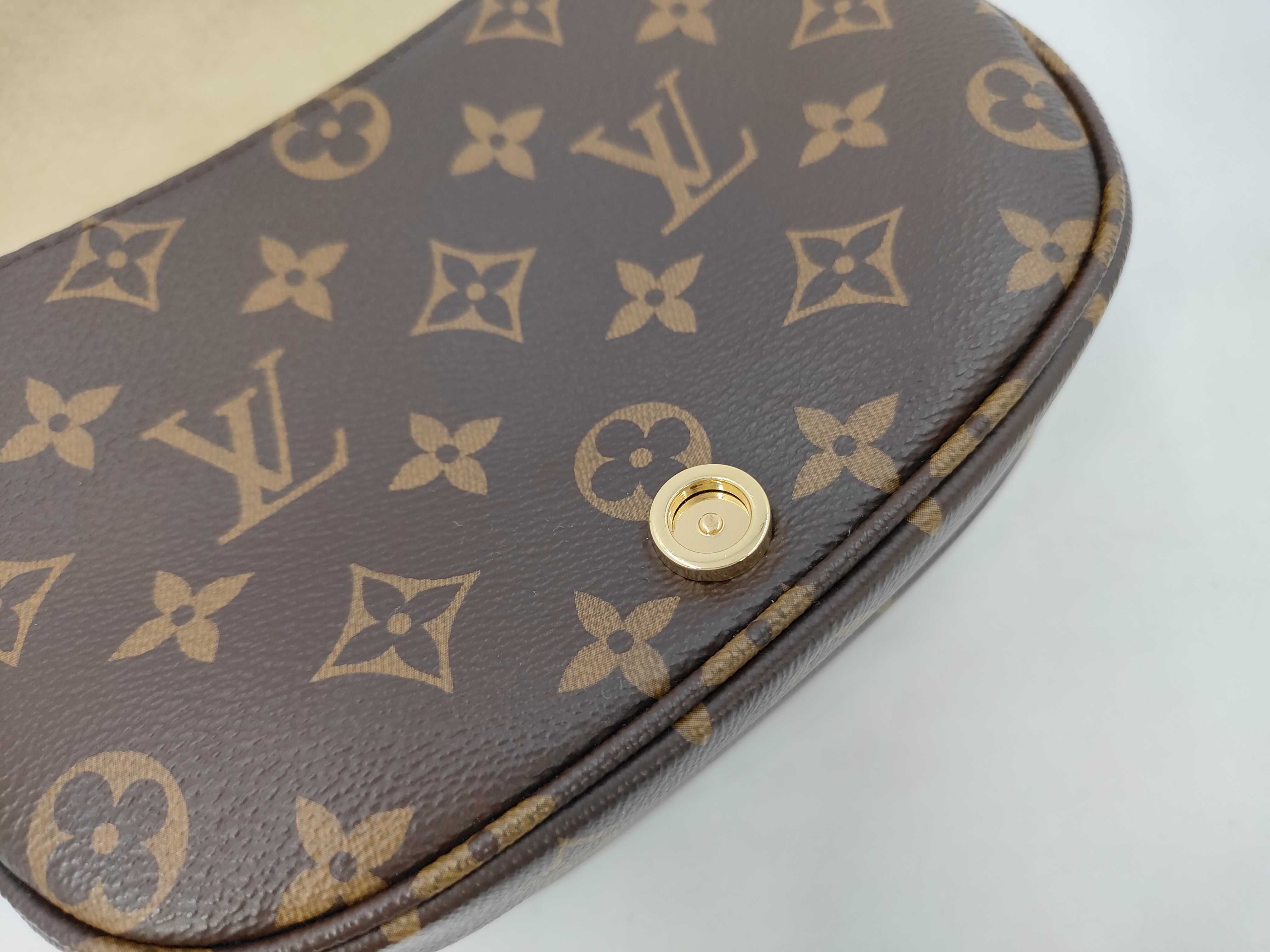 Monogram Louis Vuitton Brown Monogram Saumur BB M46740 Shoulder Bag — view 11