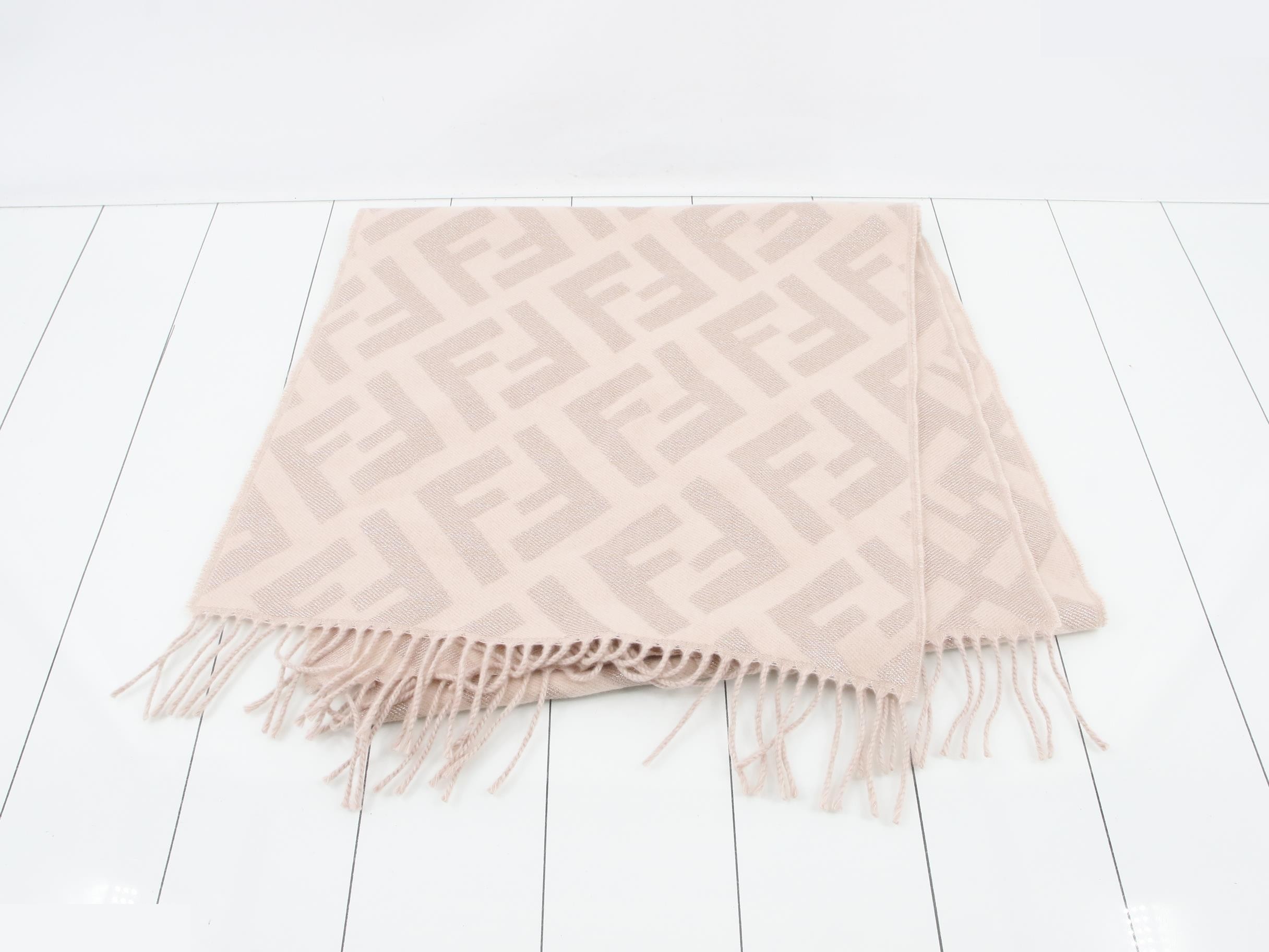 Scarf, 77% cashmere — view 2