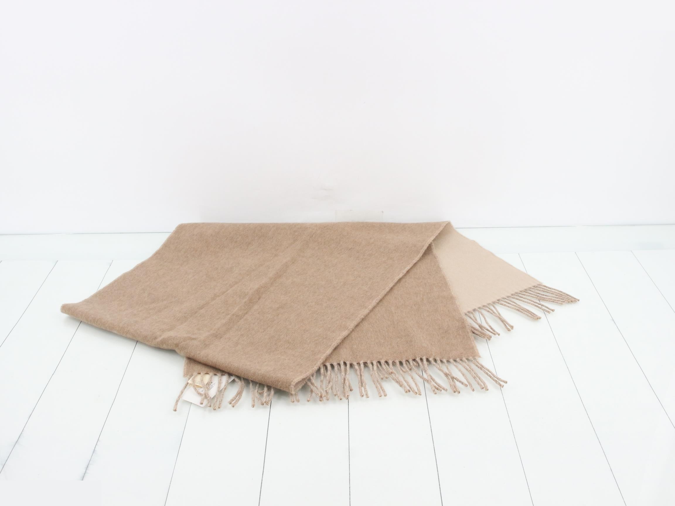New with tags, Hermes scarf, 100% cashmere. — view 3