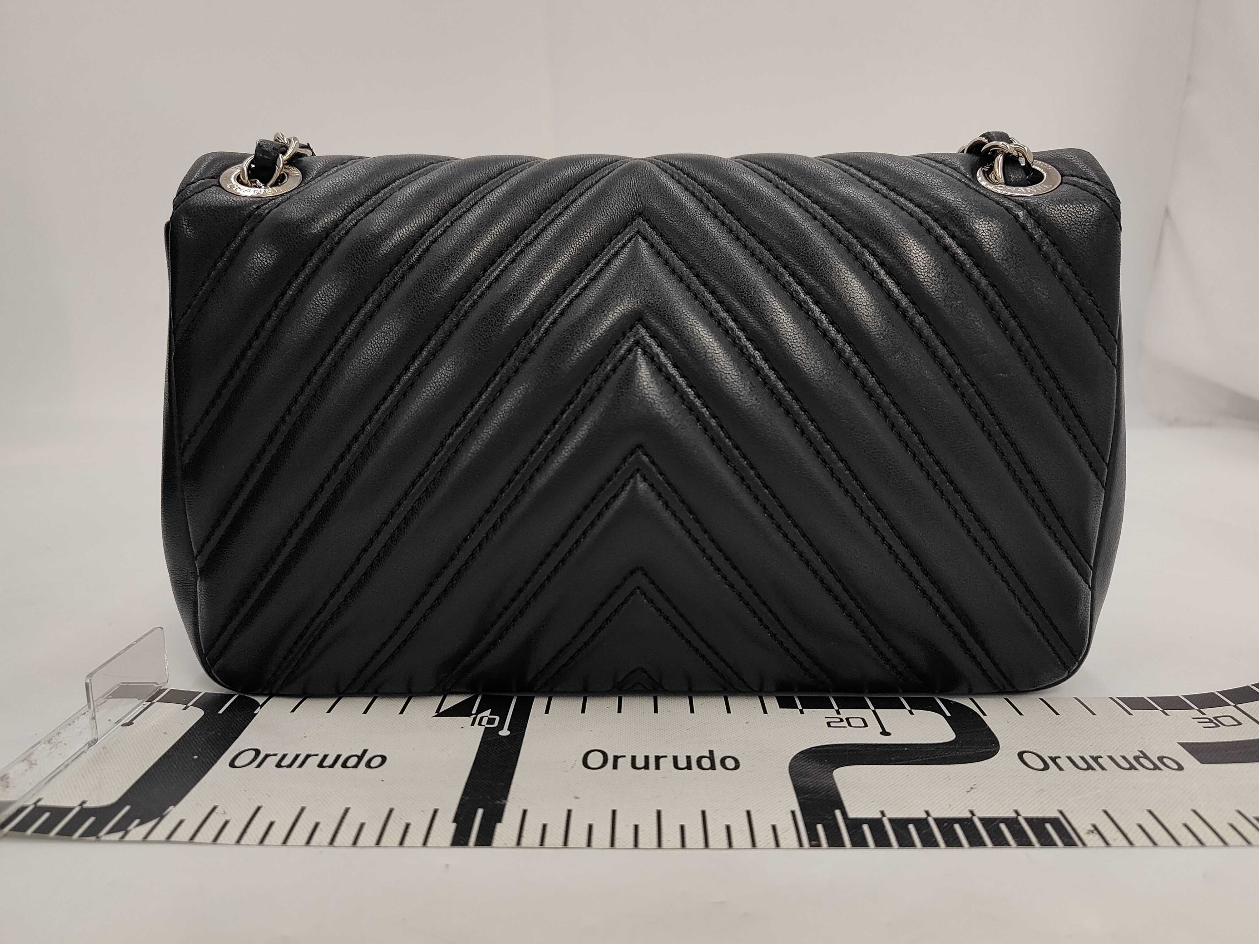 Classic Flap Black V-Stitch Shoulder Bag — view 2