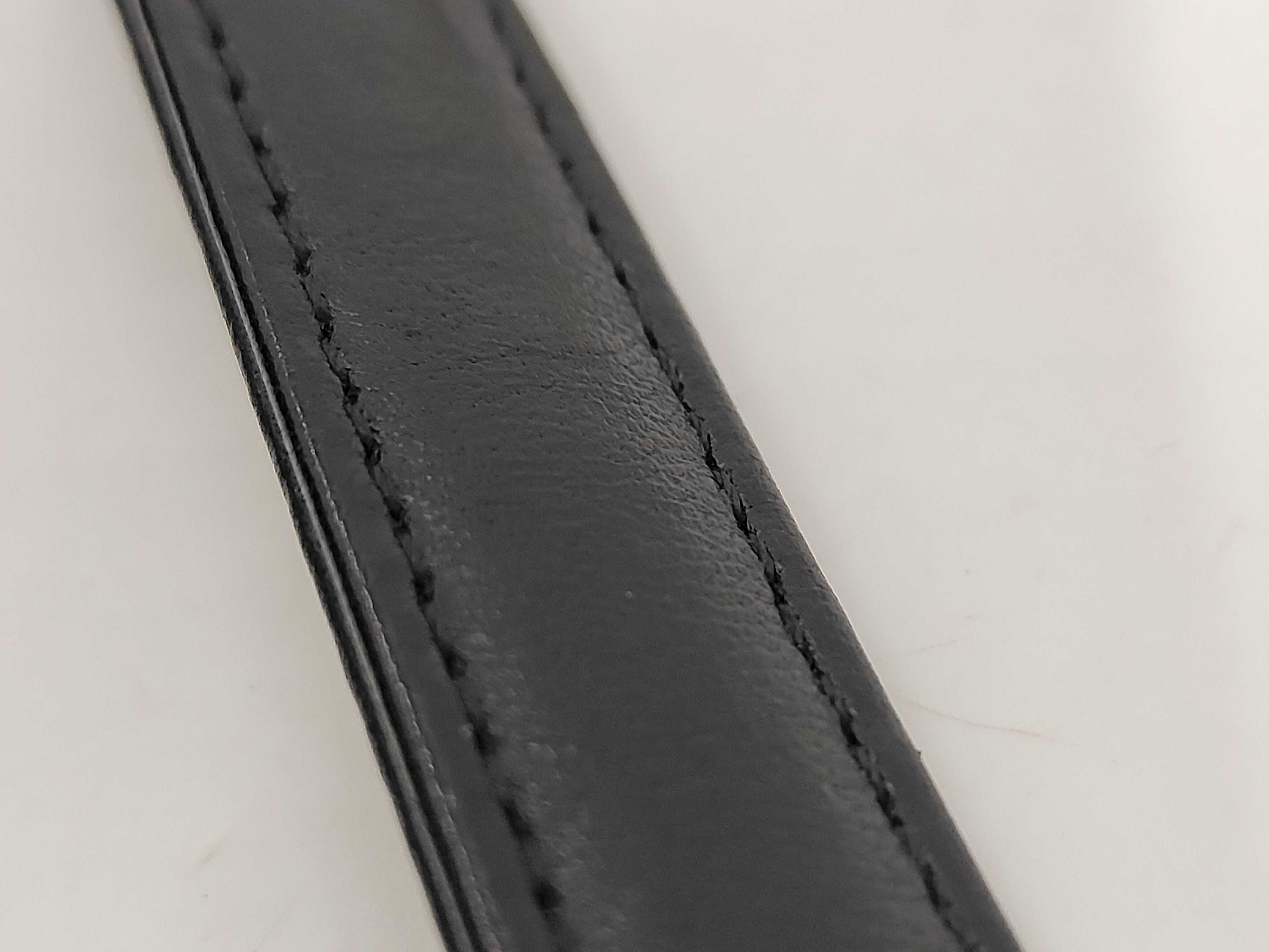 Classic Flap Black V-Stitch Shoulder Bag — view 7
