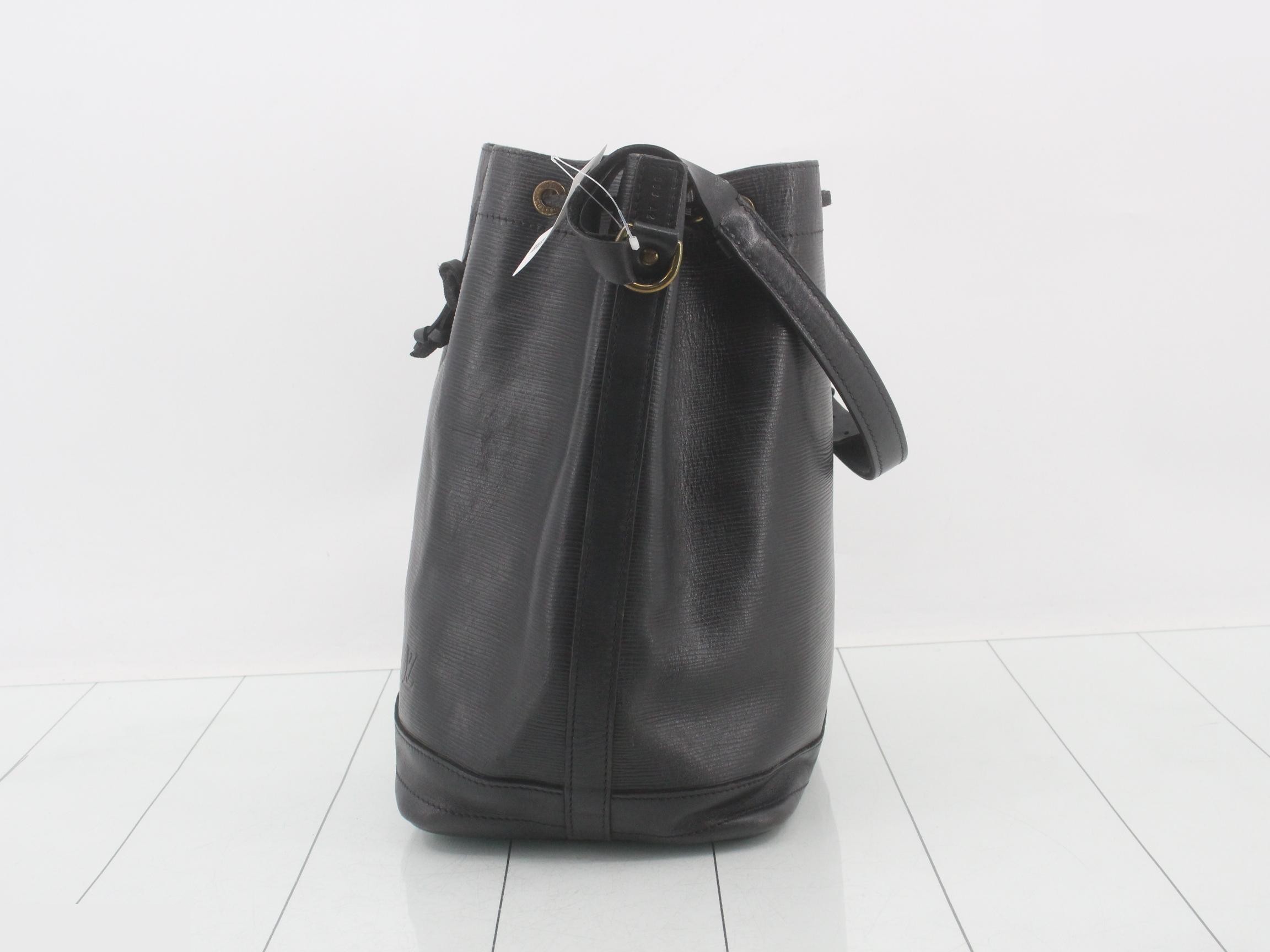Noé Noir — view 3