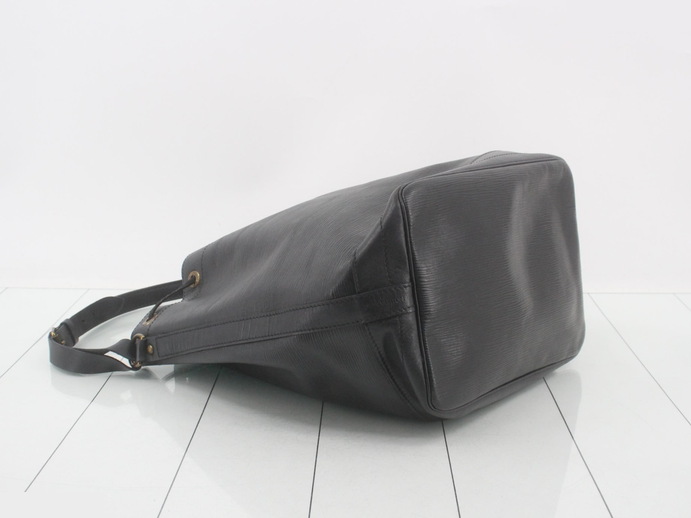 Noé Noir — view 5