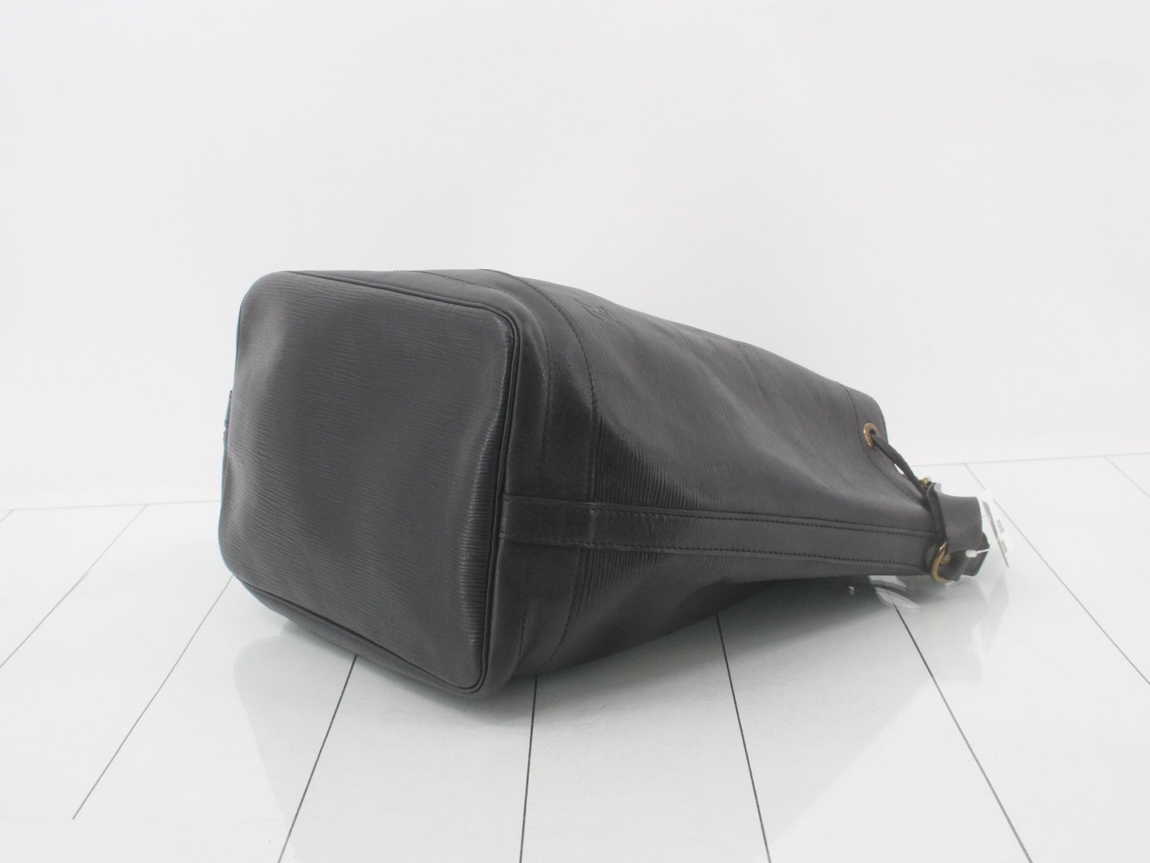 Noé Noir — view 6
