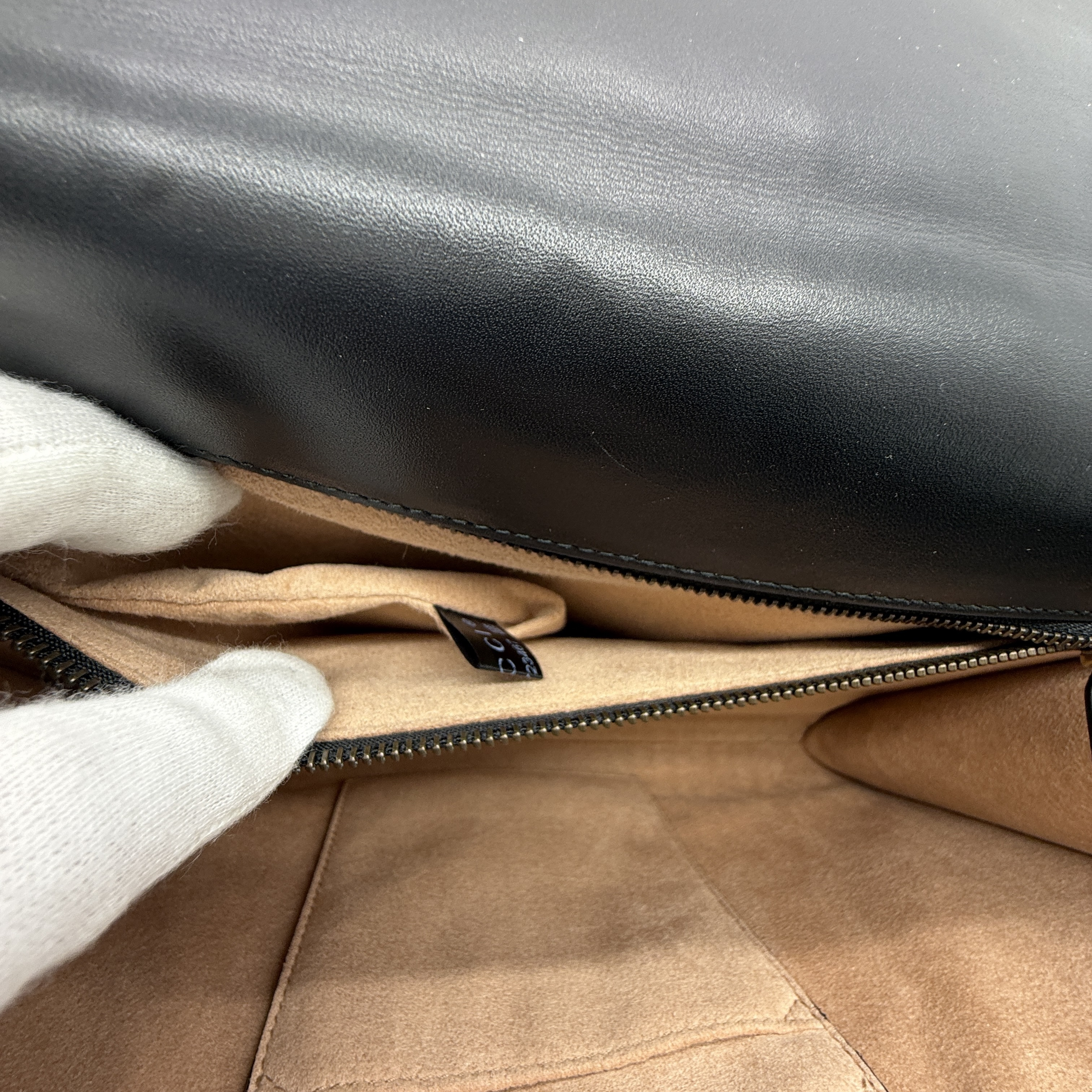 Queen Margaret Shoulder Bag — view 11