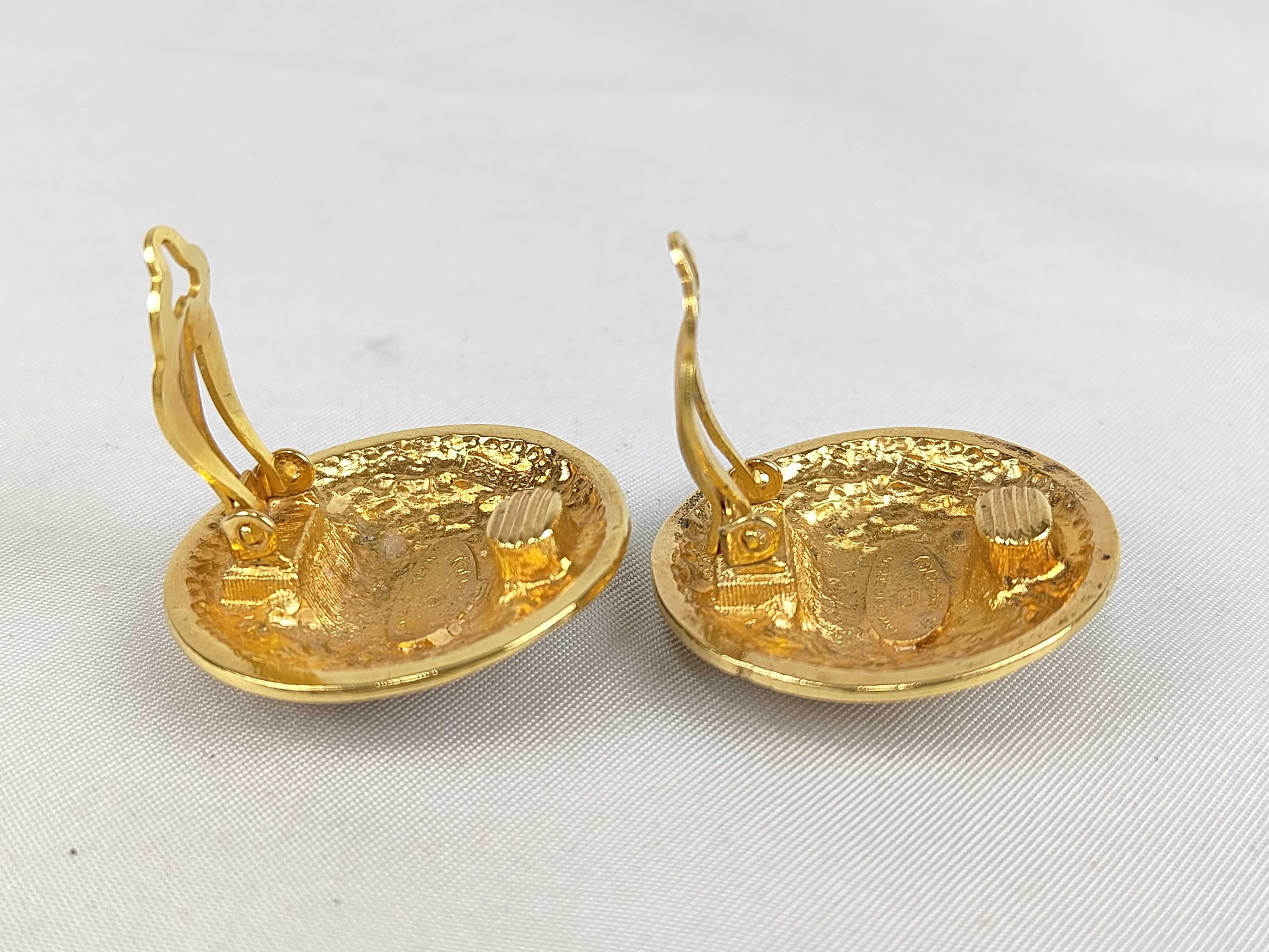 Coco Mark Medallion 2589 Round Earrings — view 5