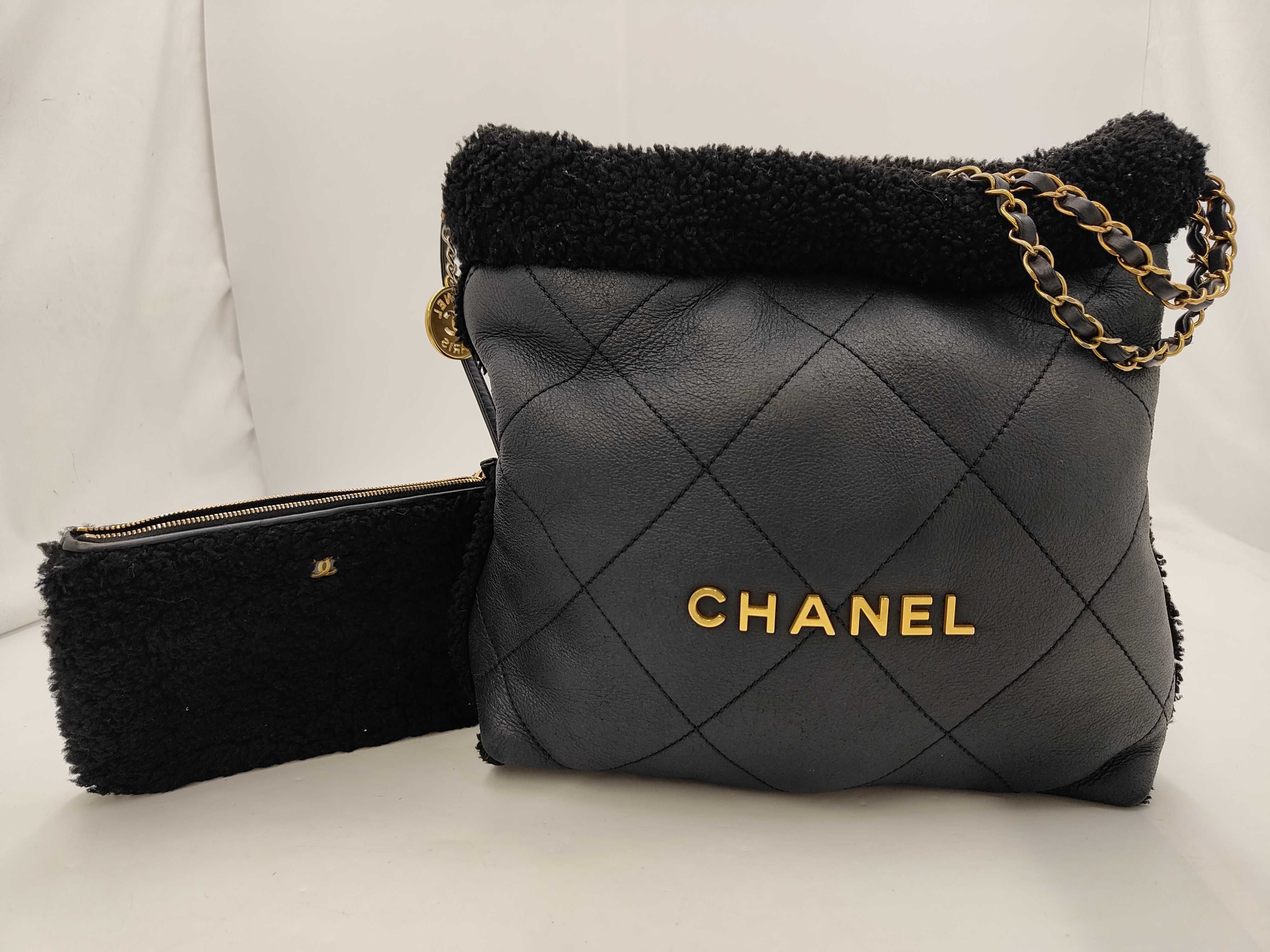 22 Logo Small Boa Shearling Aged Lambskin Black Gold Hardware Chain Bag Black Shoulder Bag