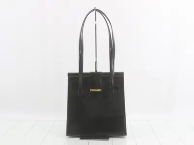 Leather shoulder handbag