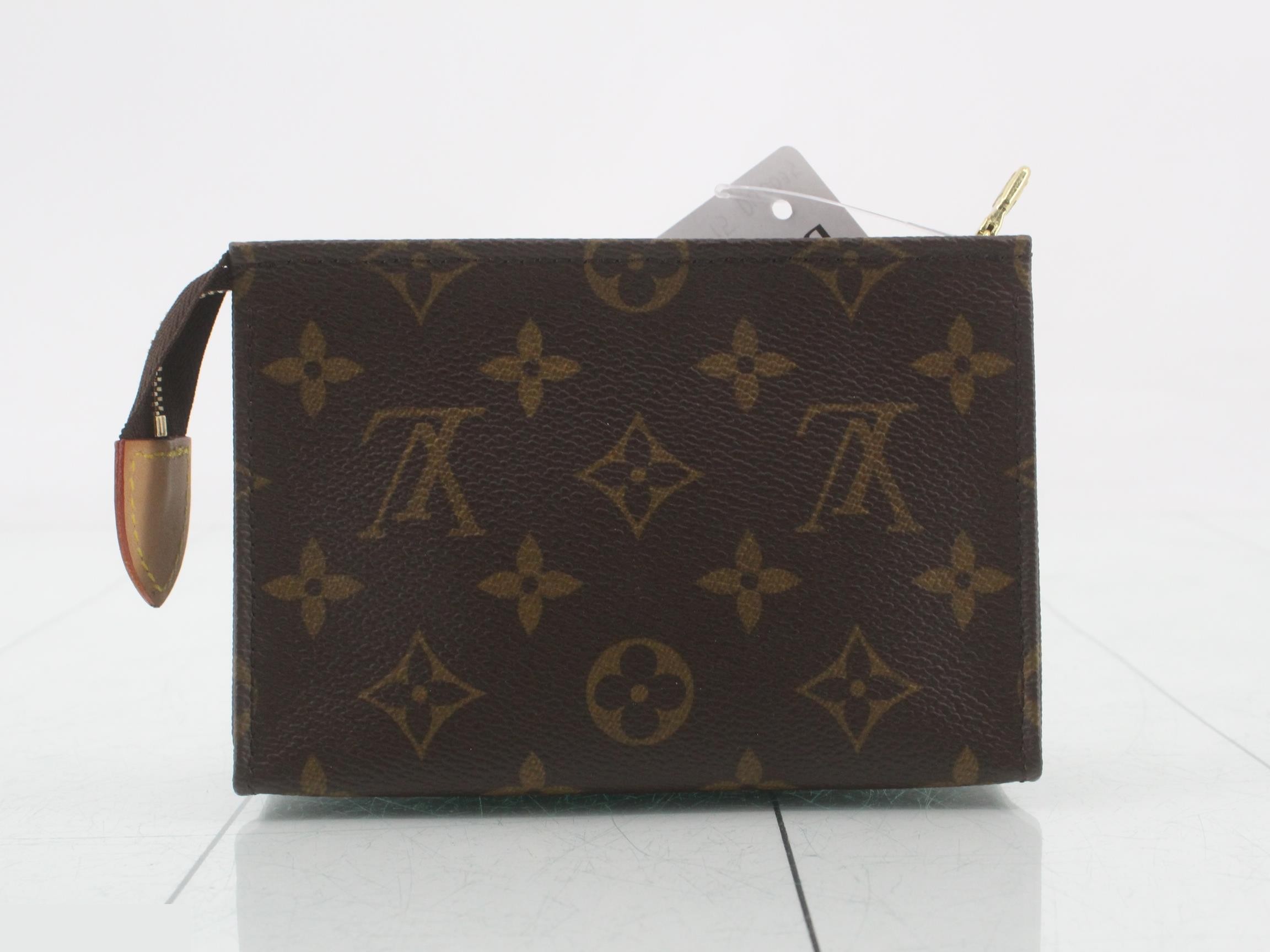 Monogram Pochette Toilette 15 — view 2