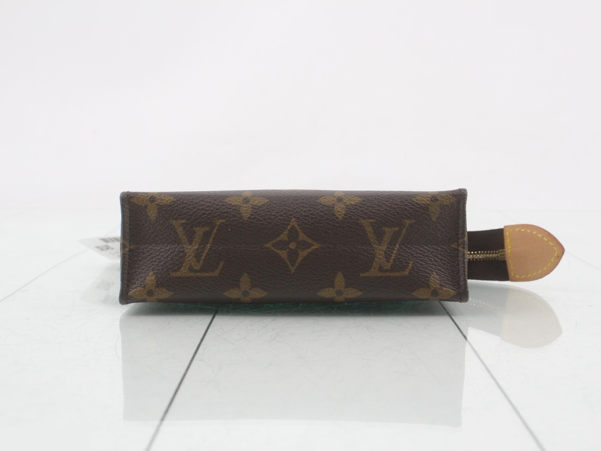 Monogram Pochette Toilette 15 — view 3