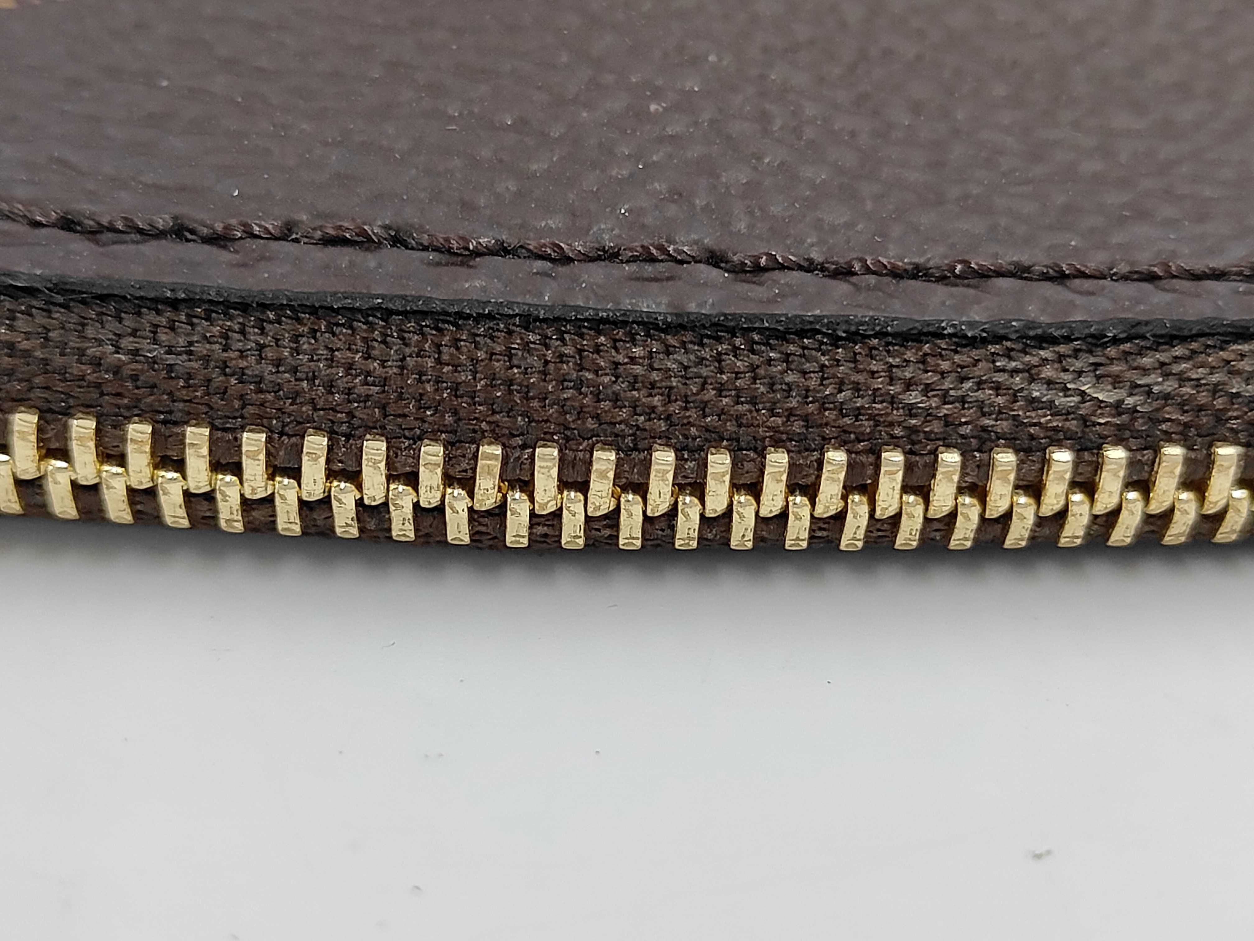Pochette Cosmetic PM Monogram Reverse M11249 RFID Pouch — view 3