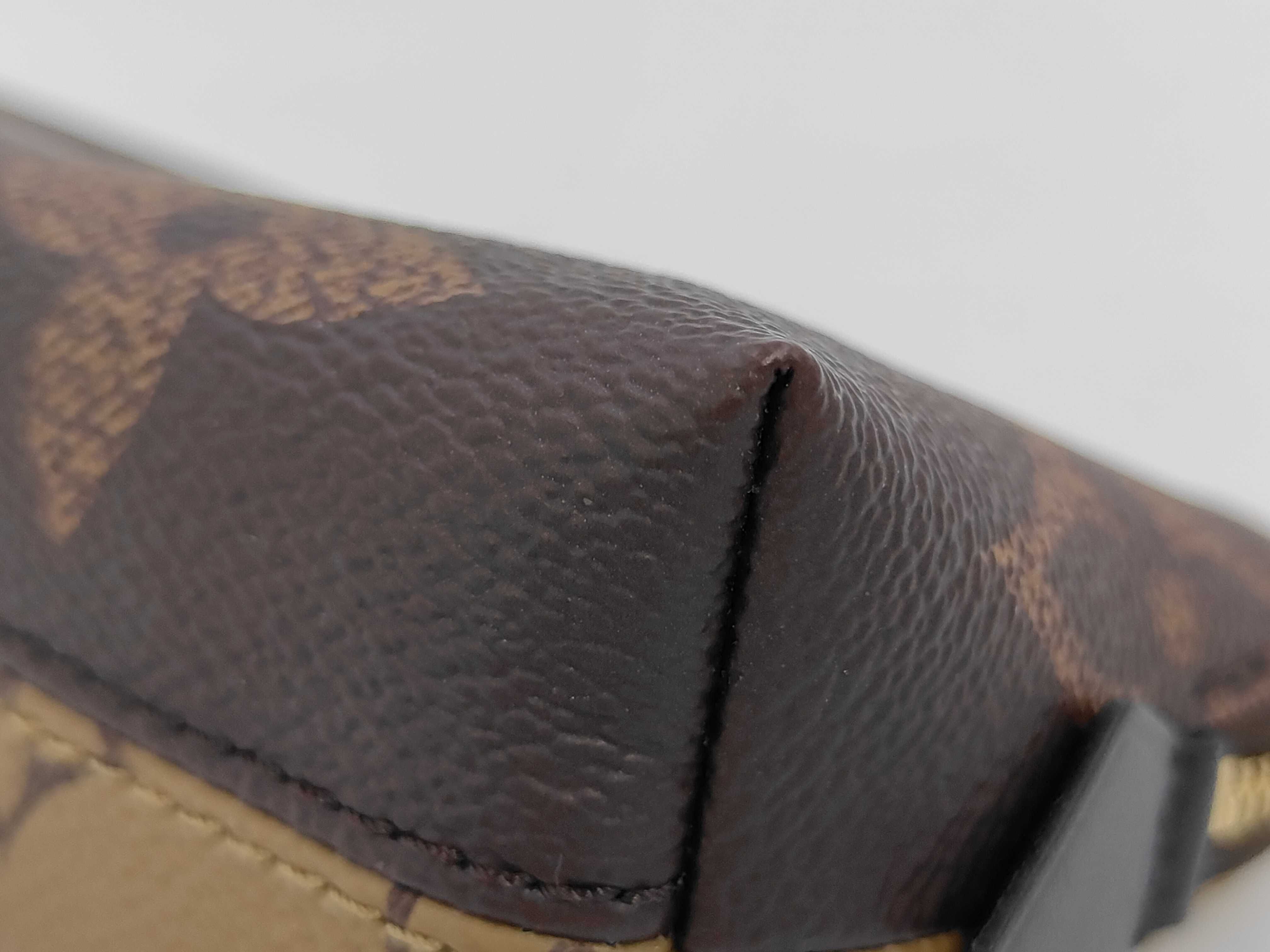 Pochette Cosmetic PM Monogram Reverse M11249 RFID Pouch — view 5