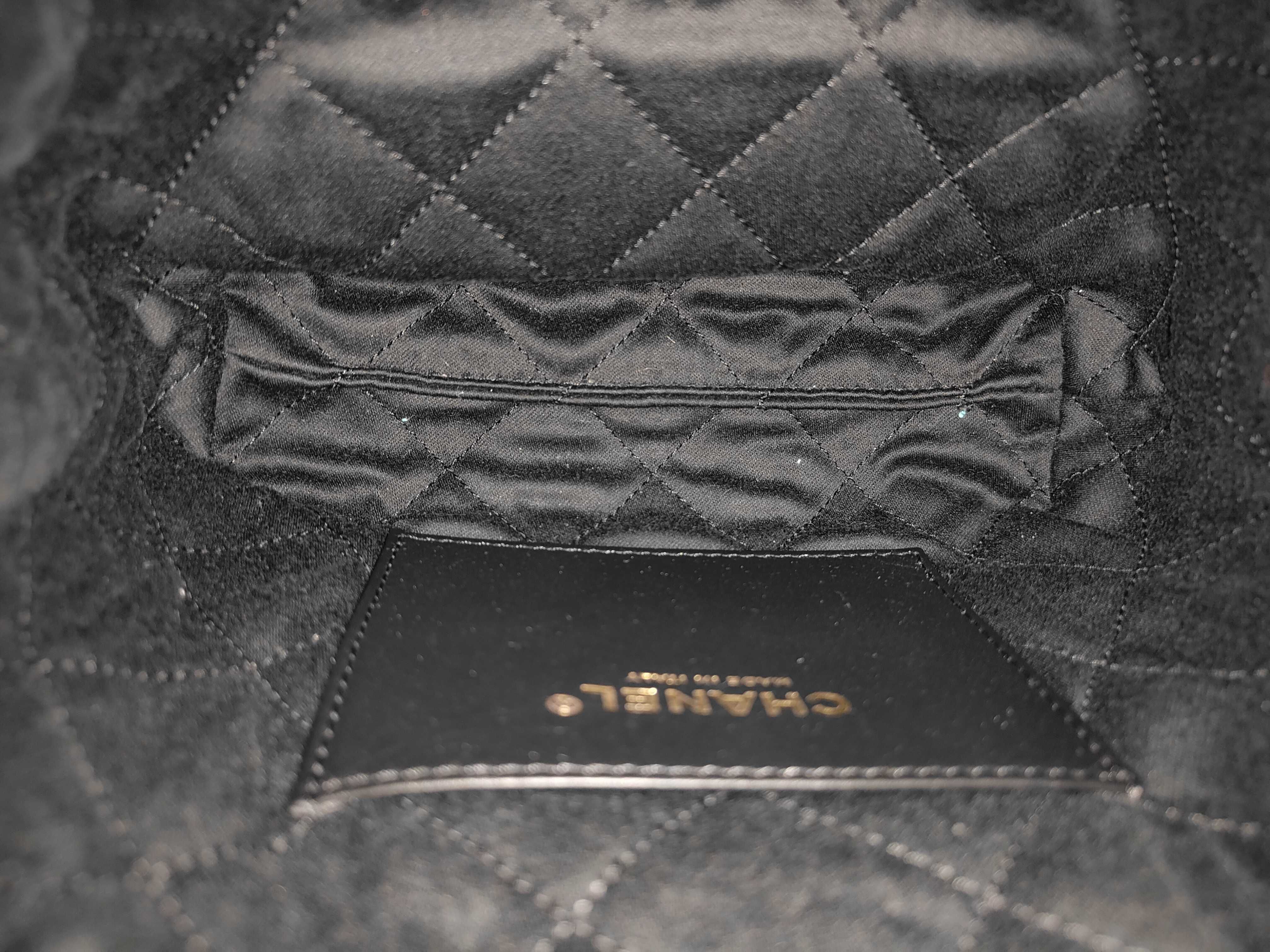 Matelasse 22 Shoulder Bag — view 8
