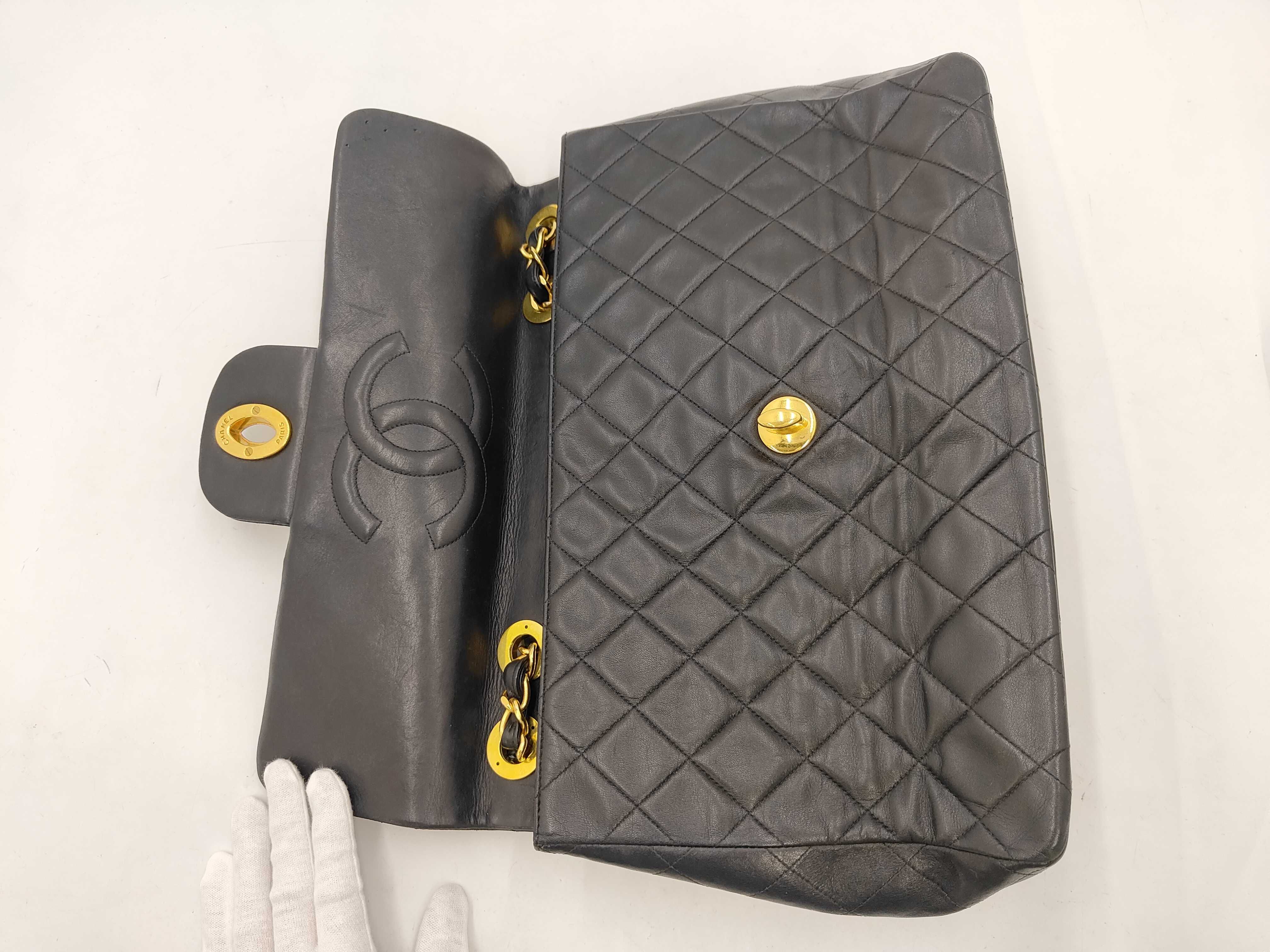 Matelassé 35 Black Shoulder Bag — view 9