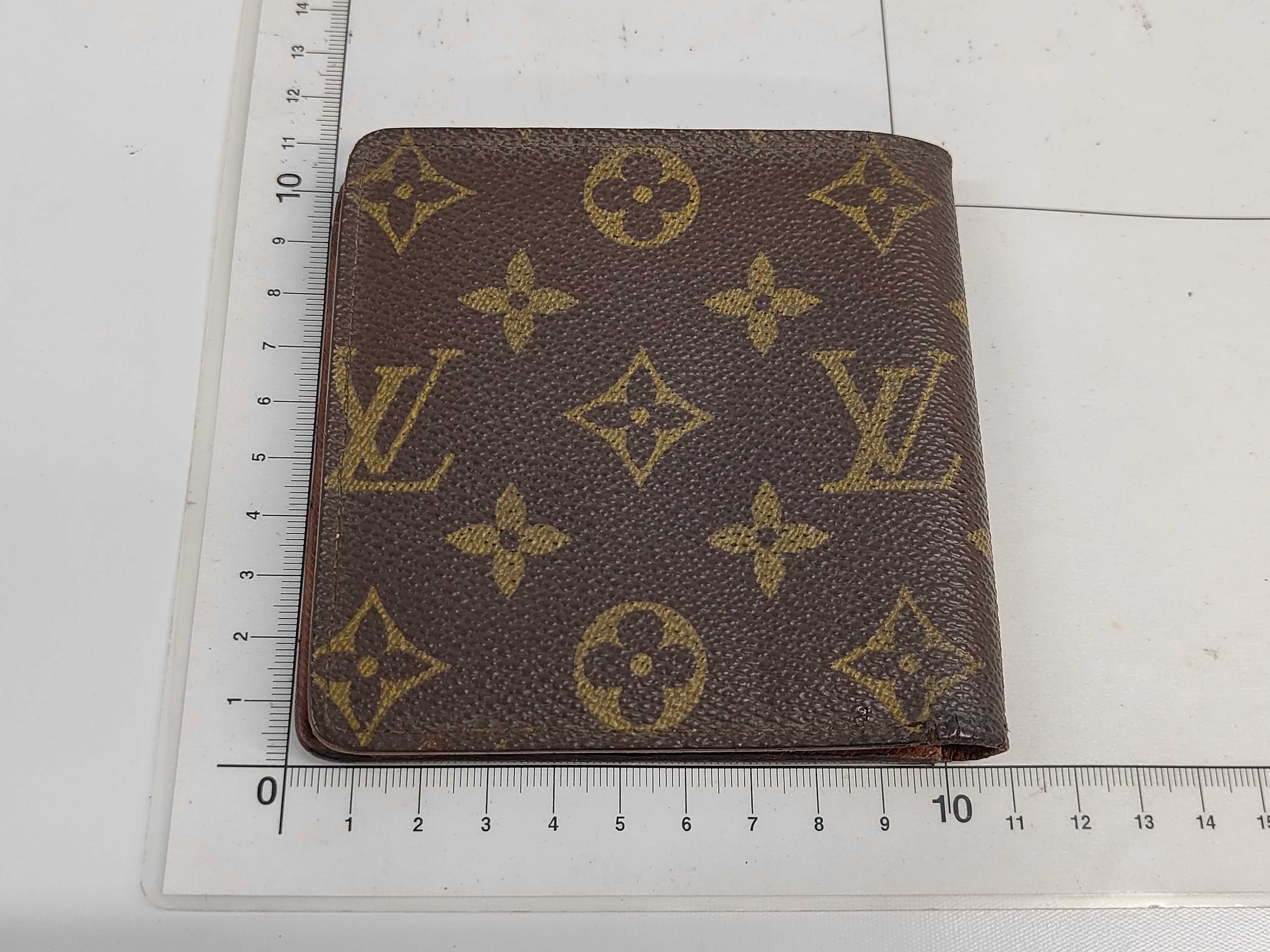 bi-fold wallet — view 2