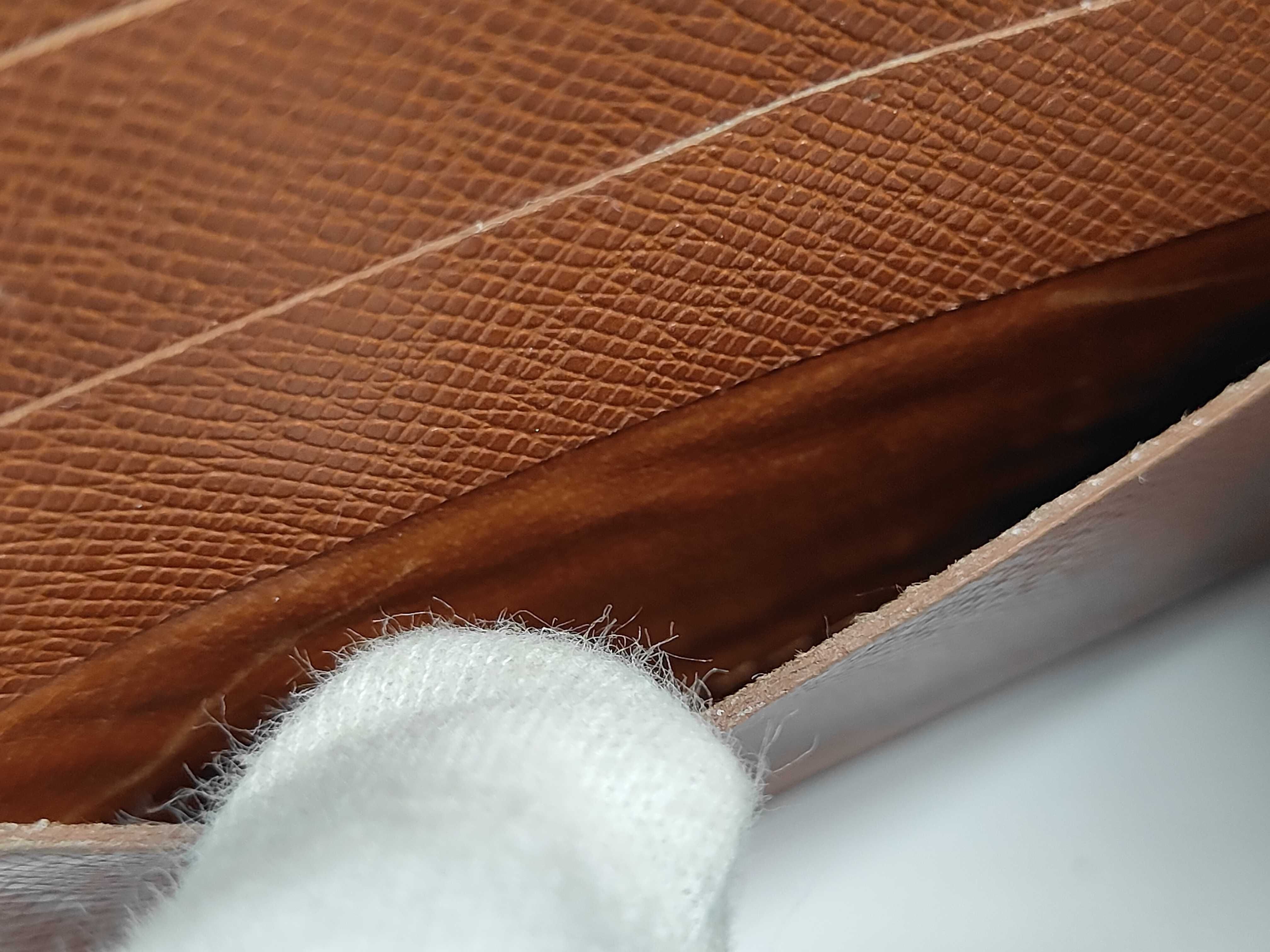 bi-fold wallet — view 12