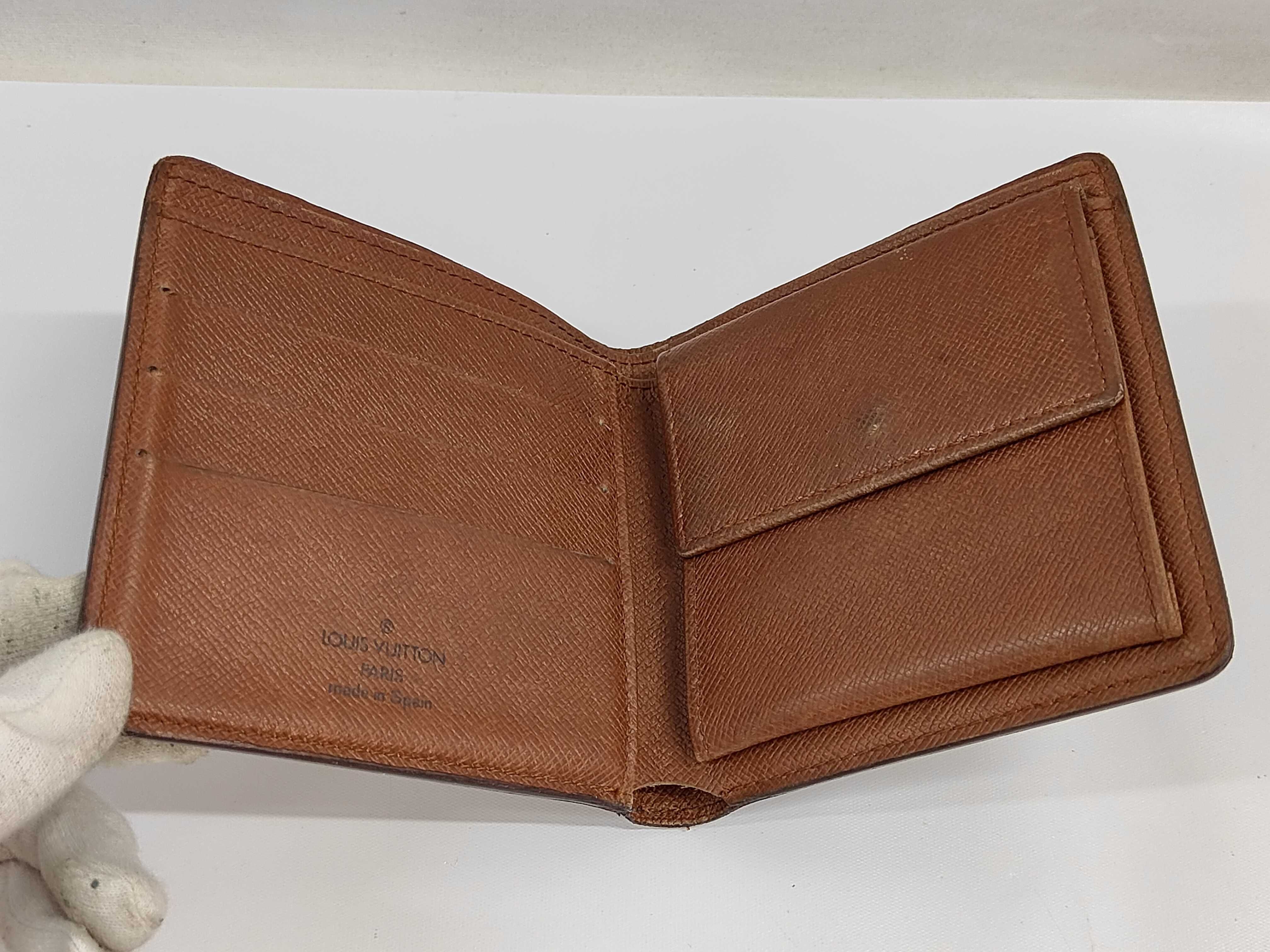bi-fold wallet — view 7