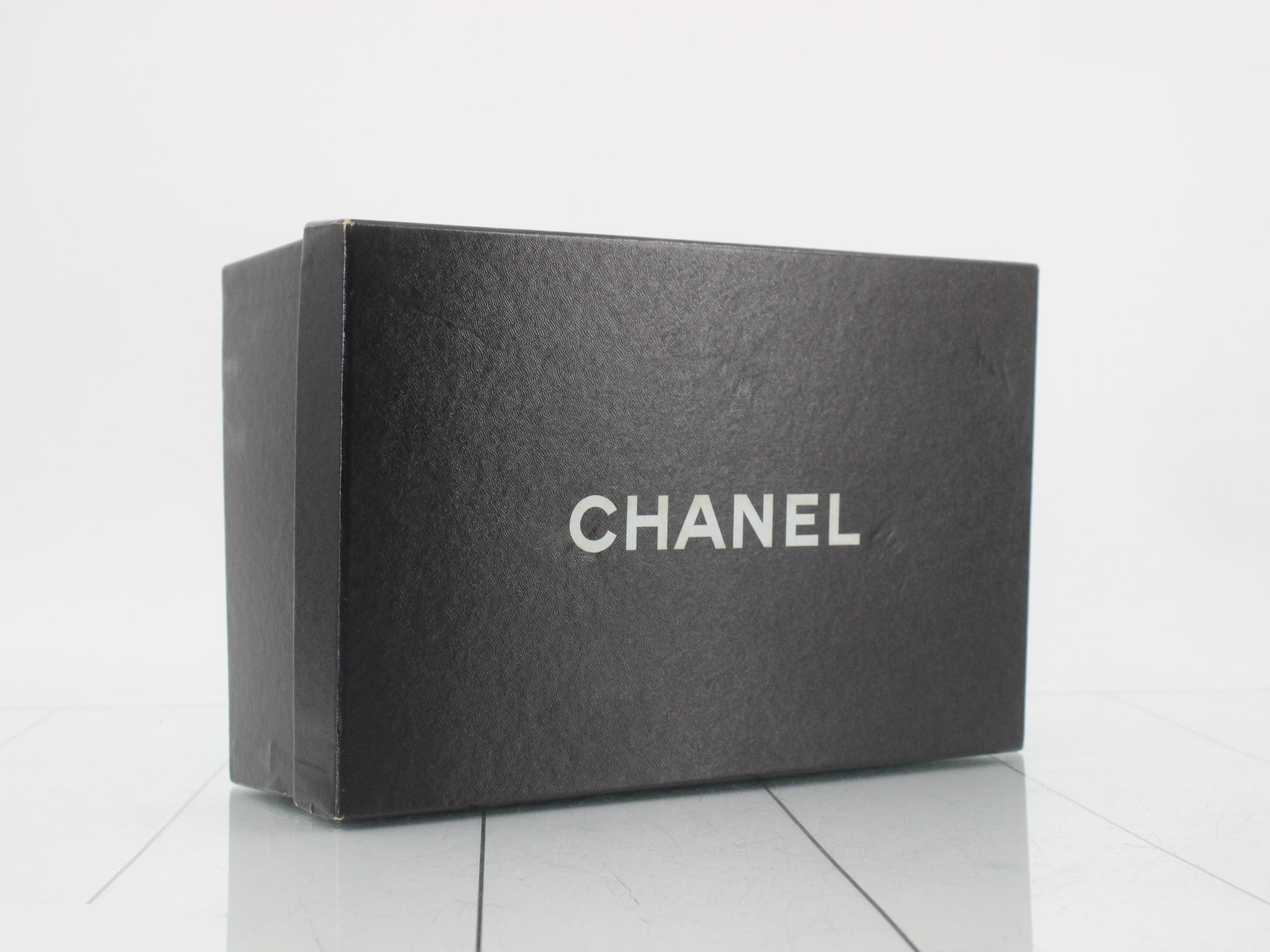 Boy Chanel Lambskin Black, serial number 16 — view 7