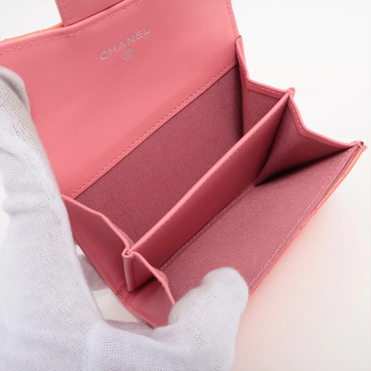 Matelasse patent leather coin case orange x pink silver hardware 21693309 — view 4