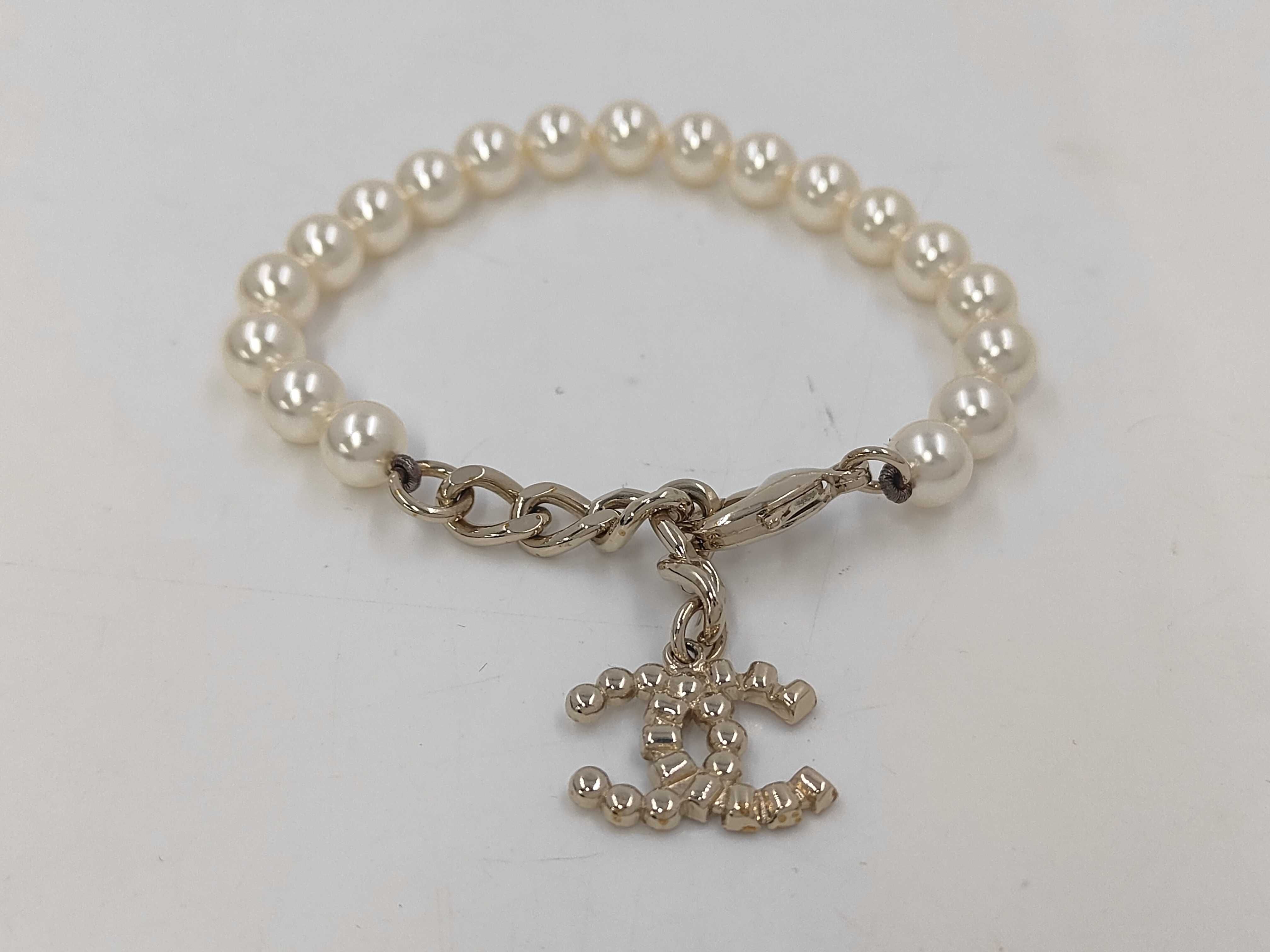 Bracelet/Bangle with Gold Plated Hardware and Faux Pearls (B17B)