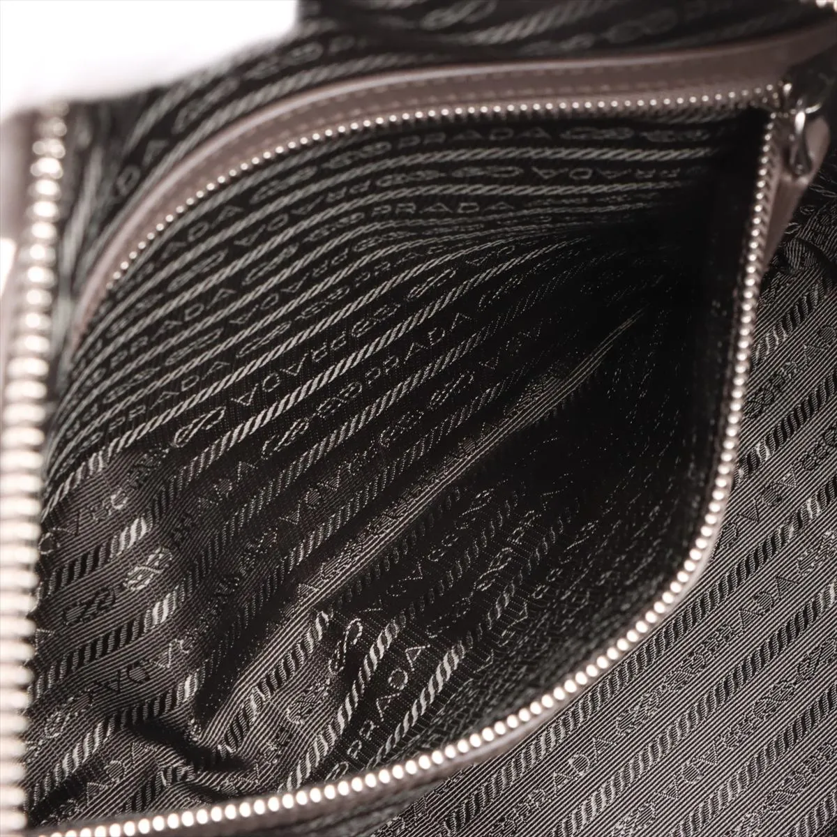 Vitello Dino Leather Shoulder Bag Greige — view 7