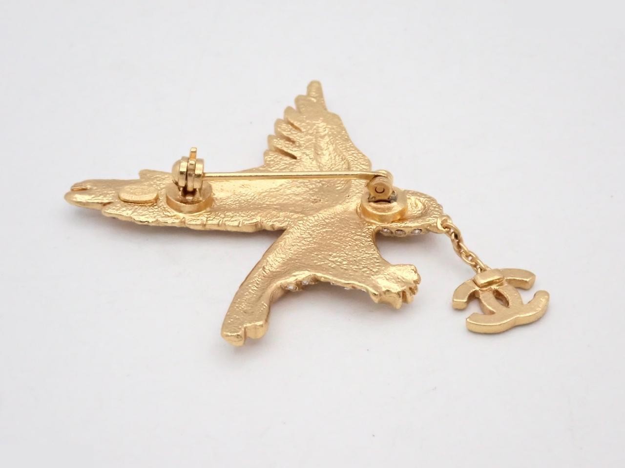Eagle brooch — view 2