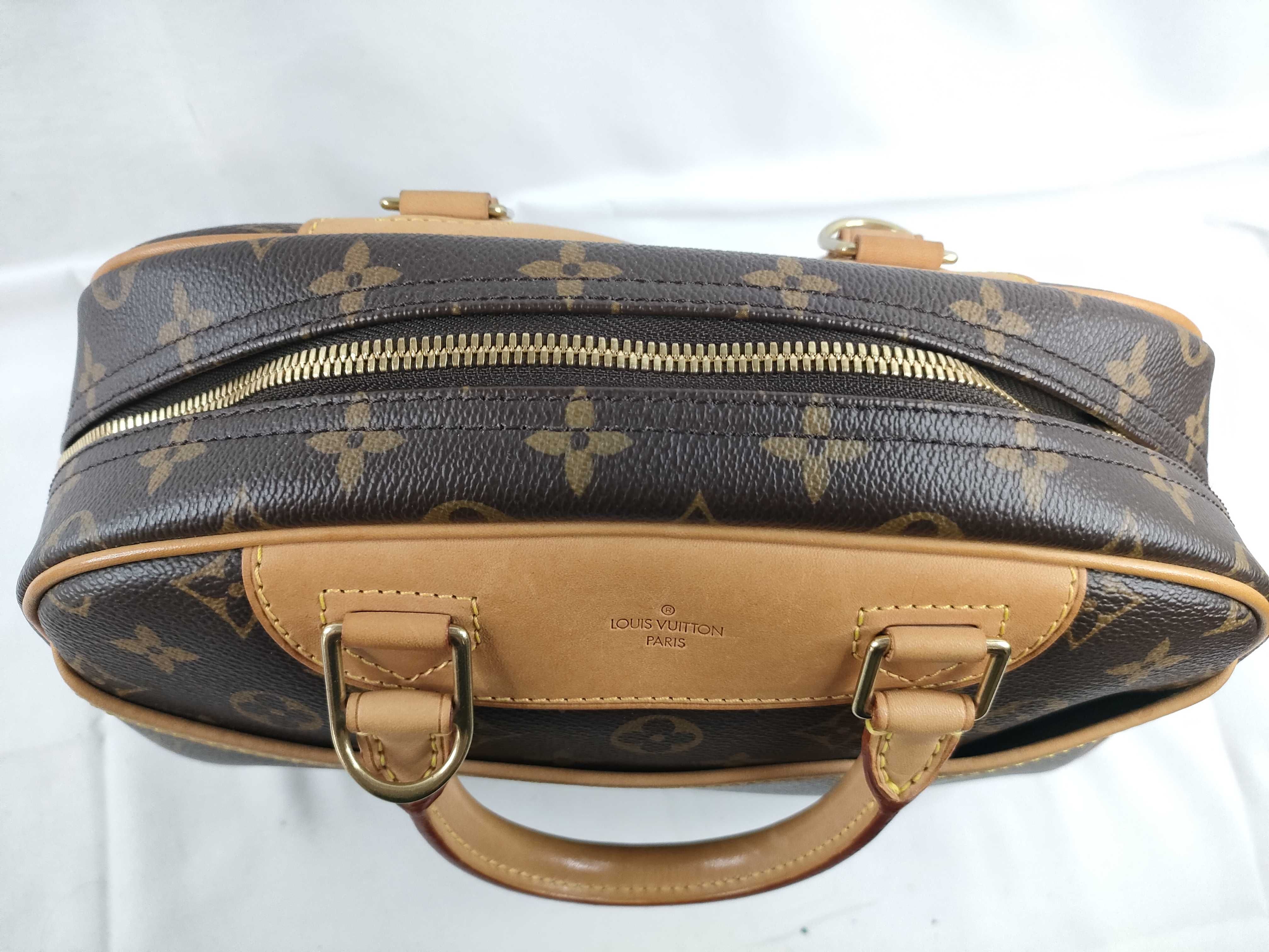 Monogram Vuitton Cite MM Handbag — view 9