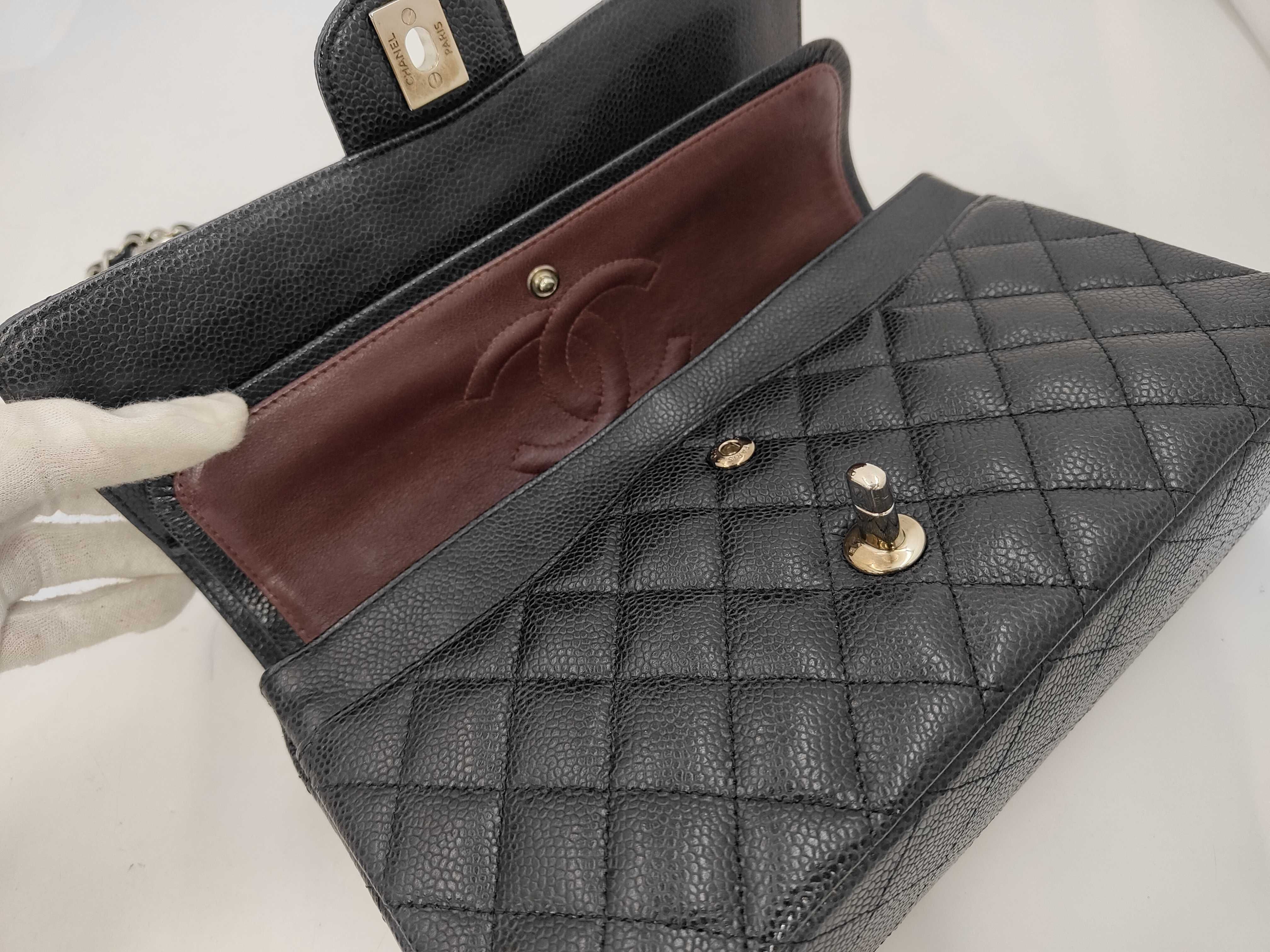 Matelassé 25 Caviar Skin Black Silver Hardware Double Flap Bag (Serial Number 19) — view 7