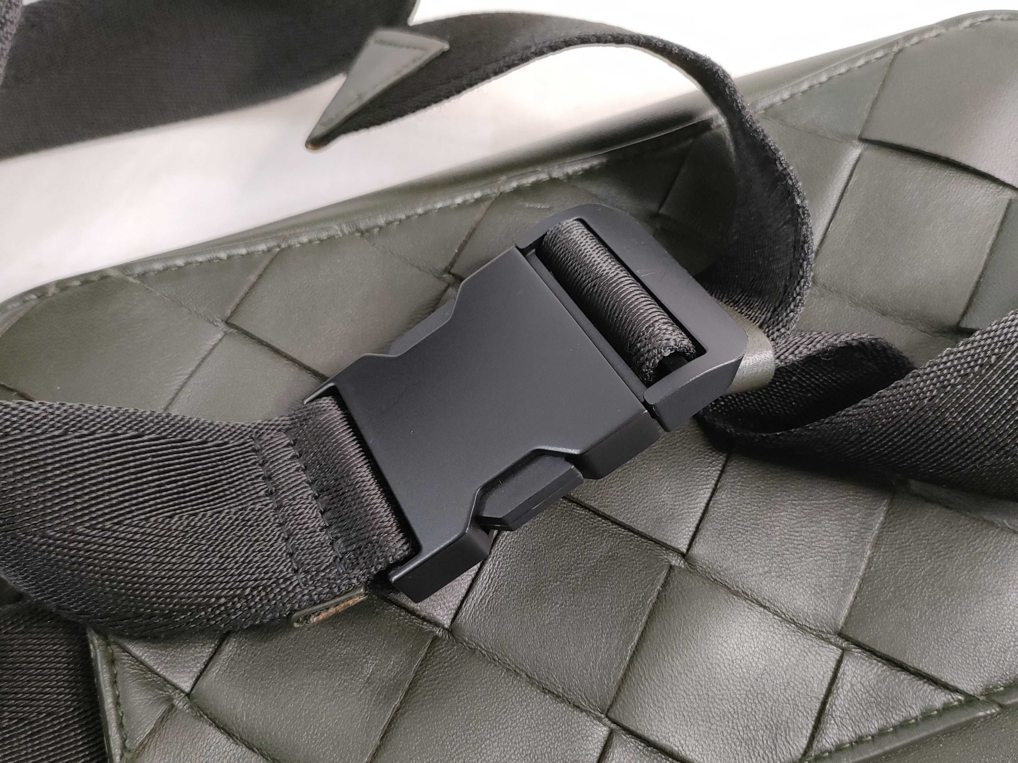 Intrecciato Bottega Veneta Waist Pouch Khaki Waist Bag — view 14
