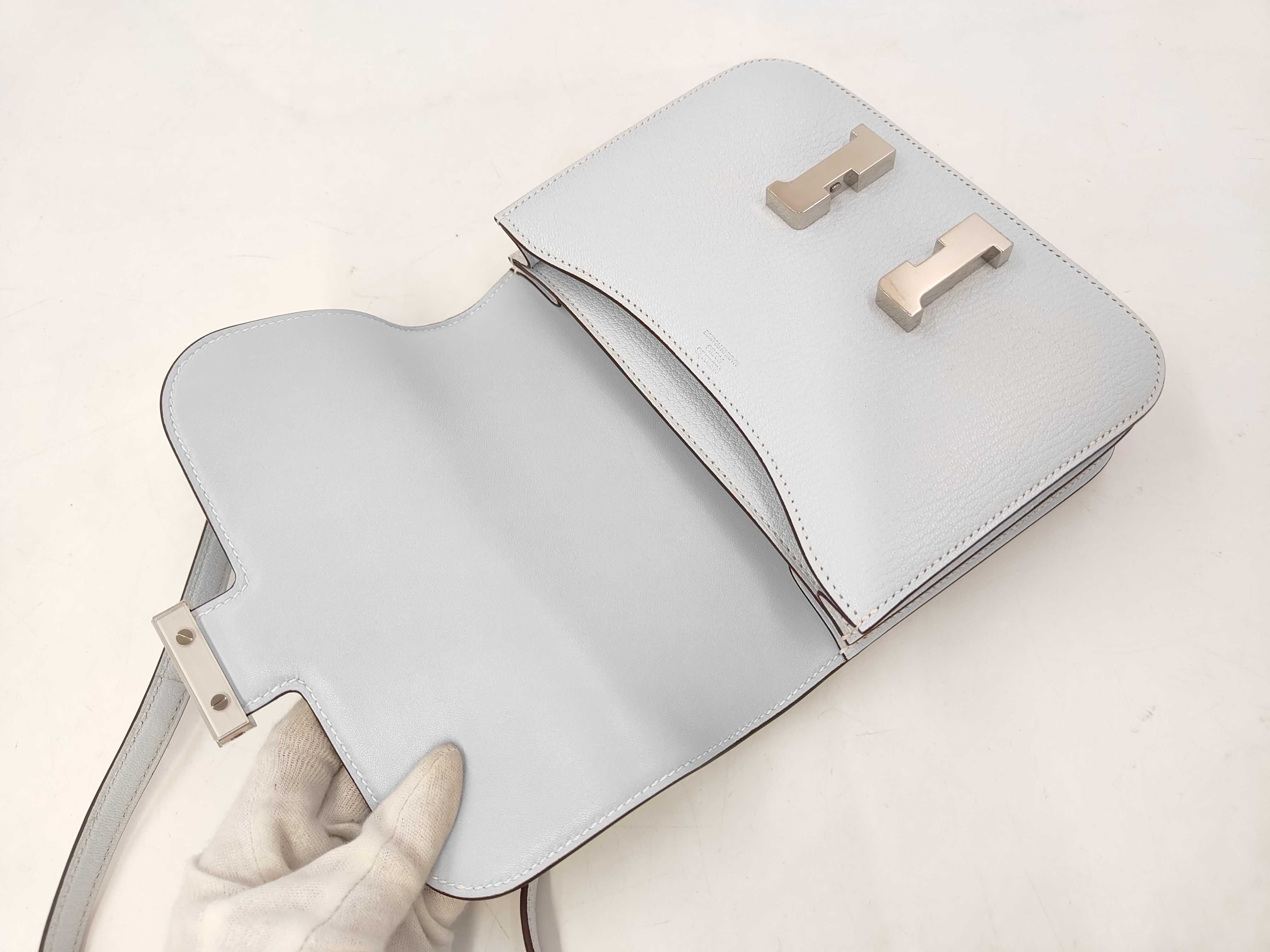 Constance Mini 18 Chevre leather, light blue, silver hardware, U-stamp shoulder bag — view 8
