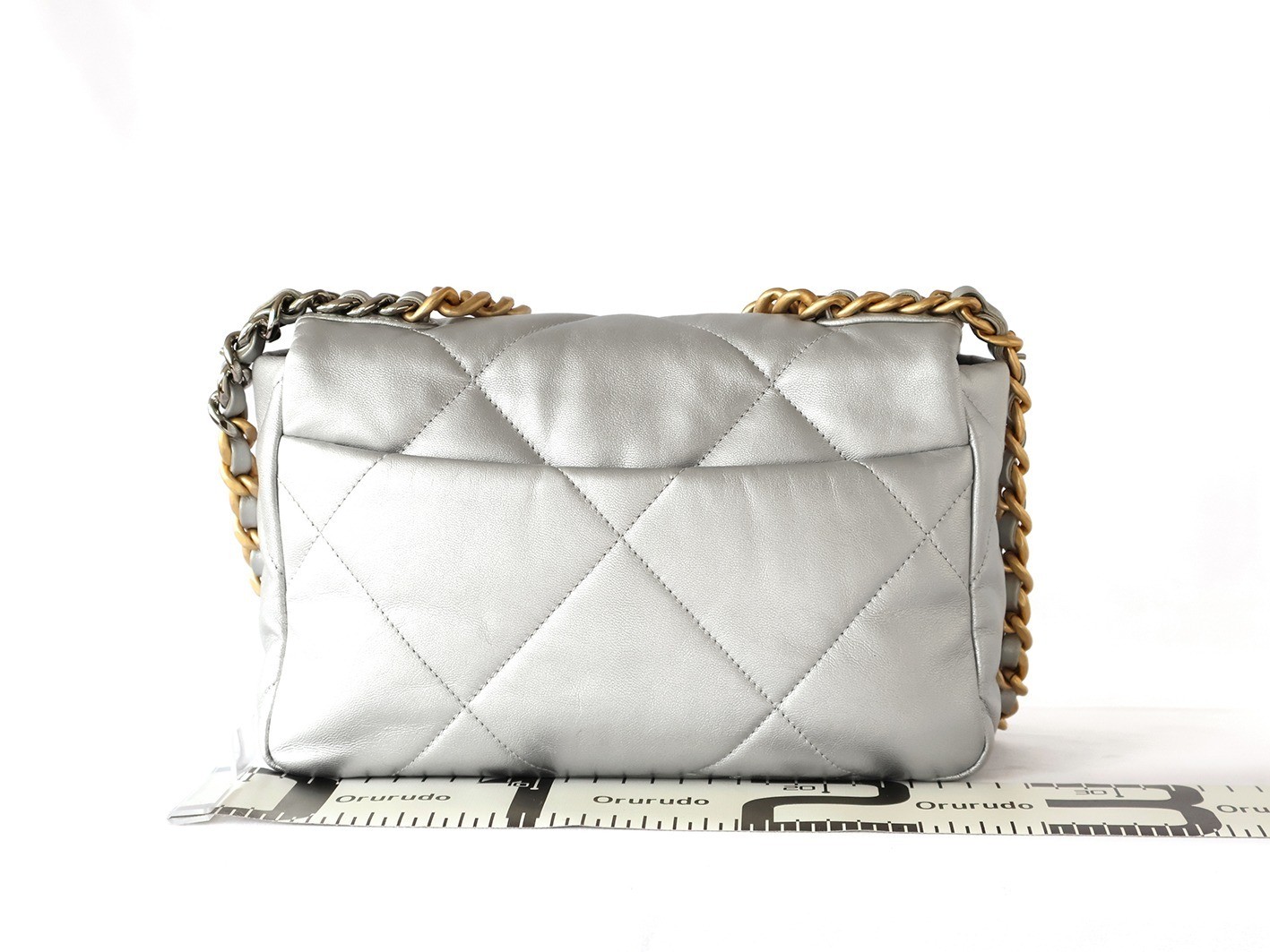 19 Lambskin Chain Shoulder Bag, Silver — view 2