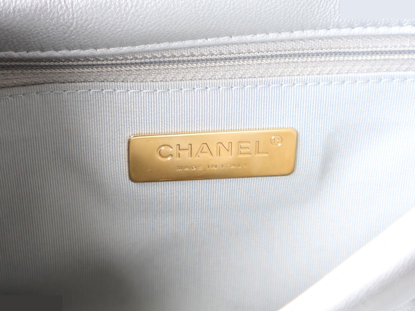 19 Lambskin Chain Shoulder Bag, Silver — view 11
