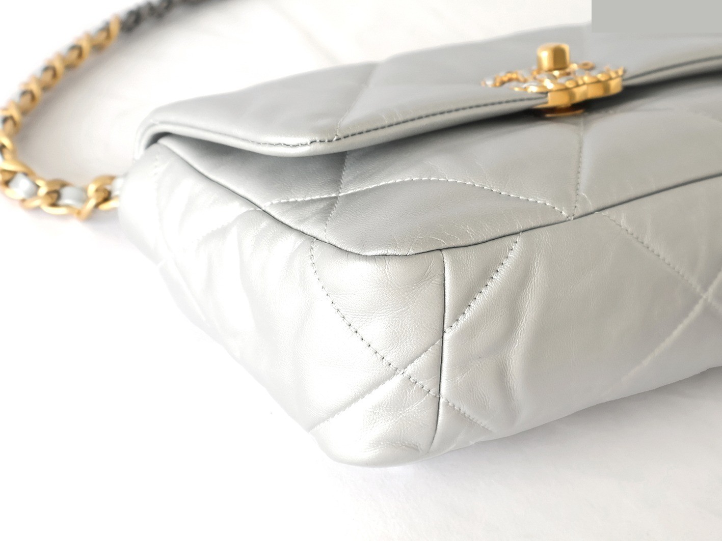 19 Lambskin Chain Shoulder Bag, Silver — view 3