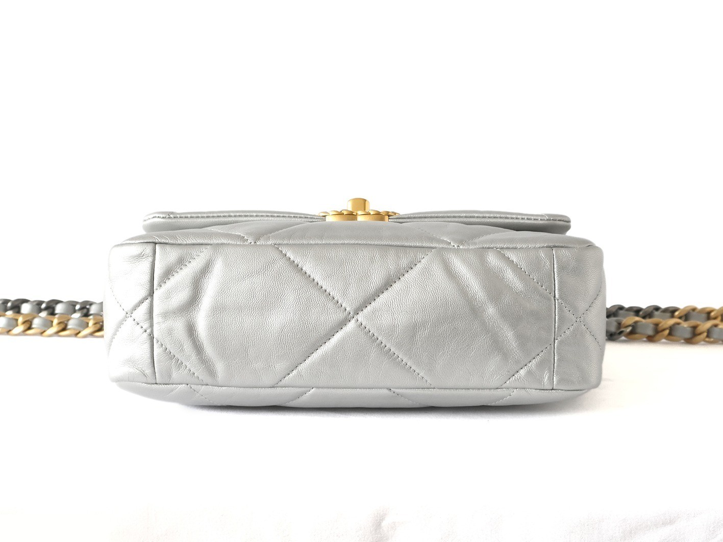19 Lambskin Chain Shoulder Bag, Silver — view 5