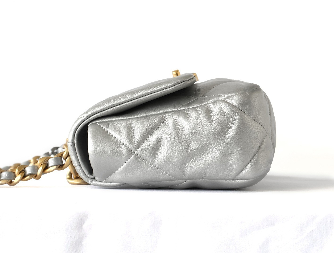19 Lambskin Chain Shoulder Bag, Silver — view 6