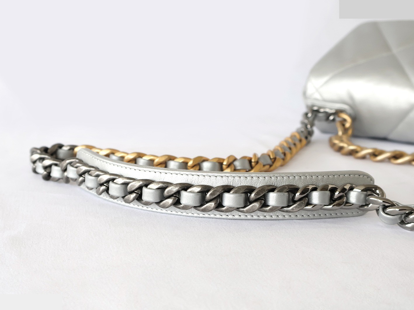 19 Lambskin Chain Shoulder Bag, Silver — view 9