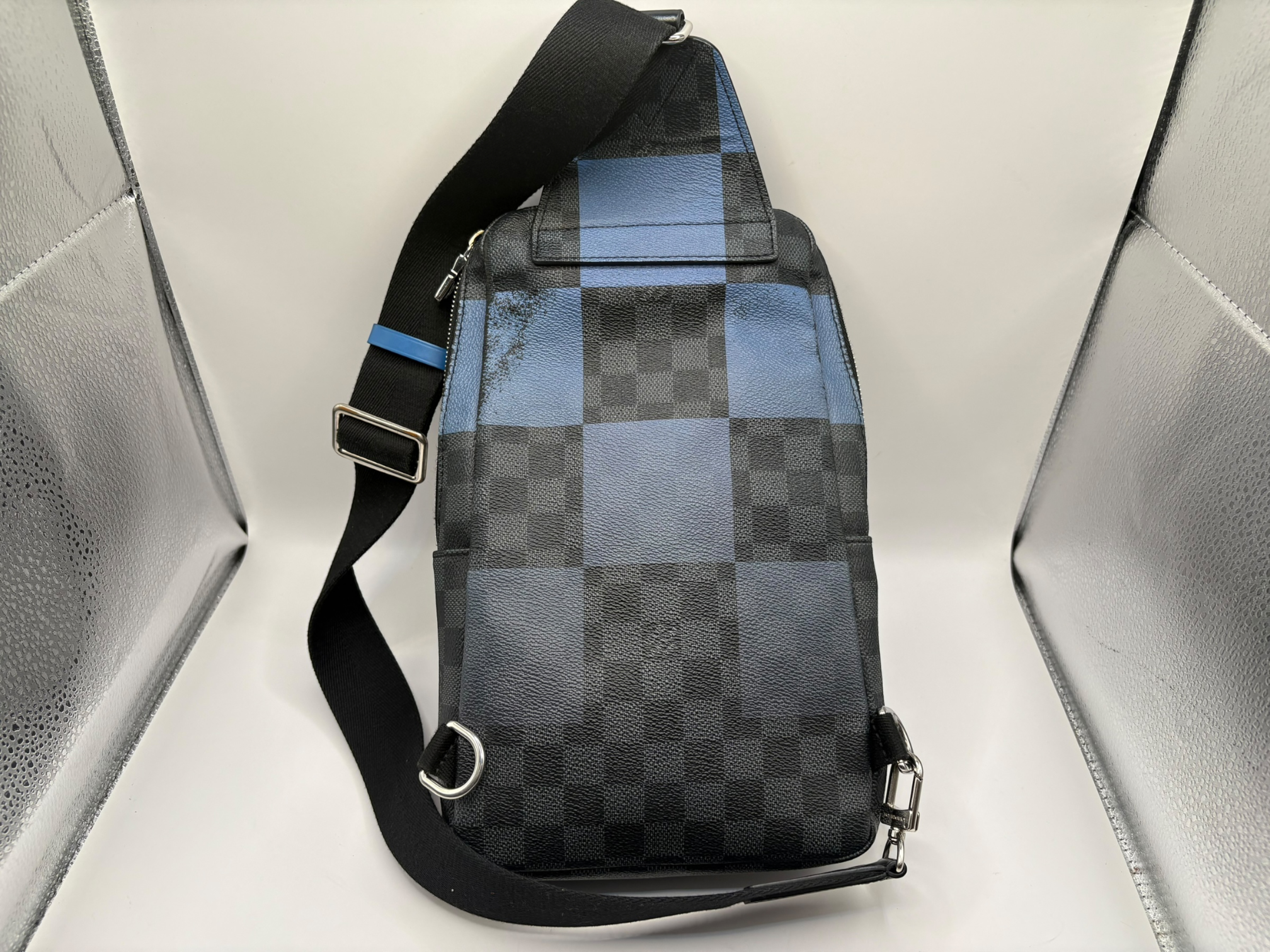 Damier Graphite Giant N40404 Avenue Sling Bag MB4210 Shoulder Bag — view 2