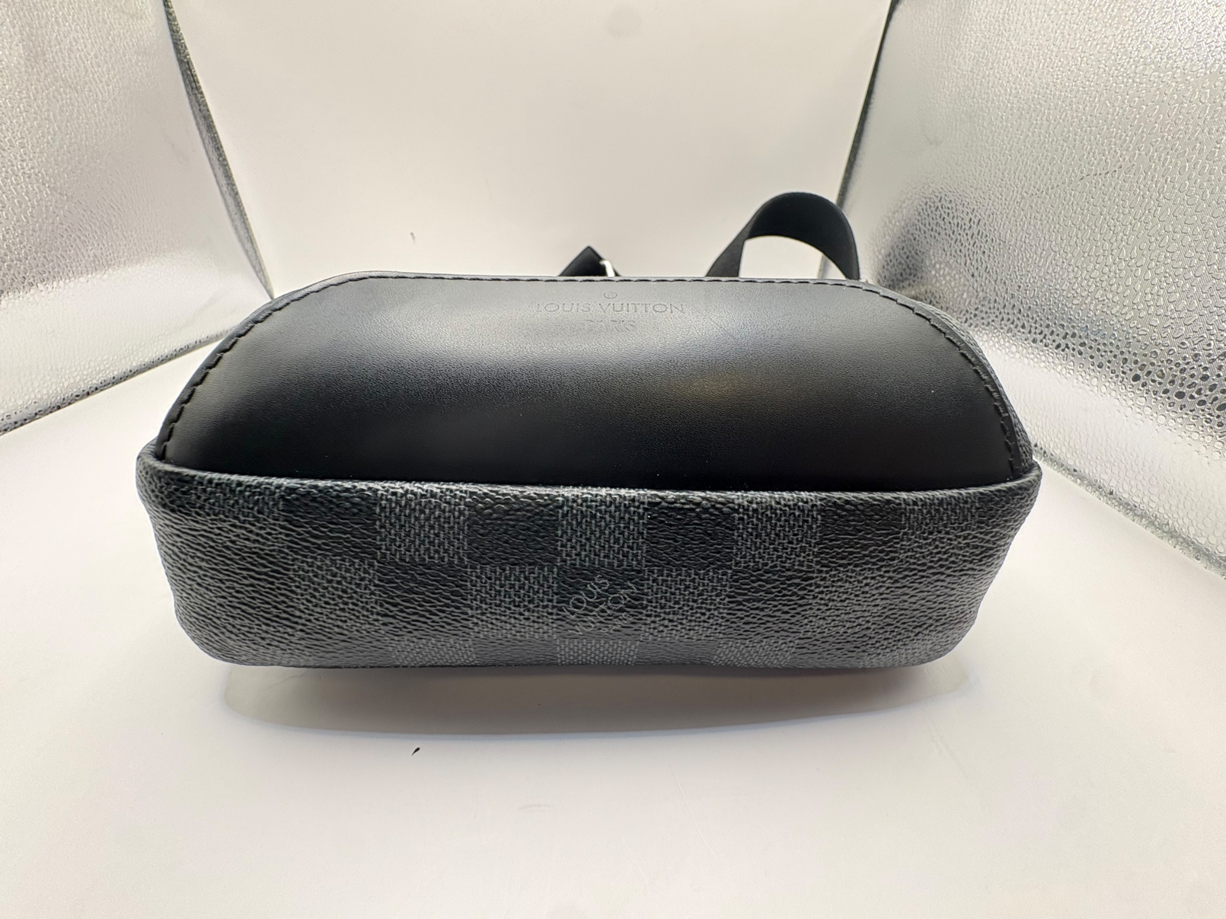 Damier Graphite Giant N40404 Avenue Sling Bag MB4210 Shoulder Bag — view 3