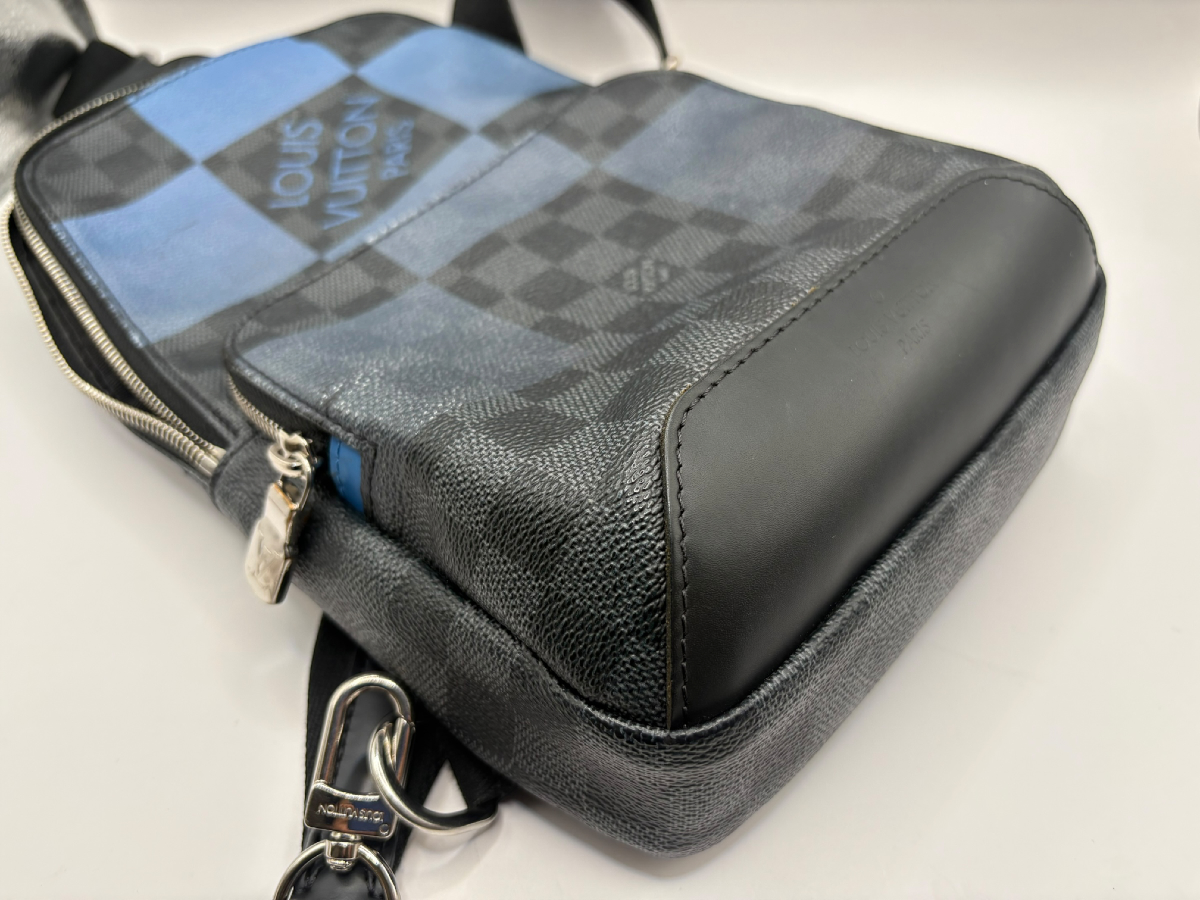 Damier Graphite Giant N40404 Avenue Sling Bag MB4210 Shoulder Bag — view 4
