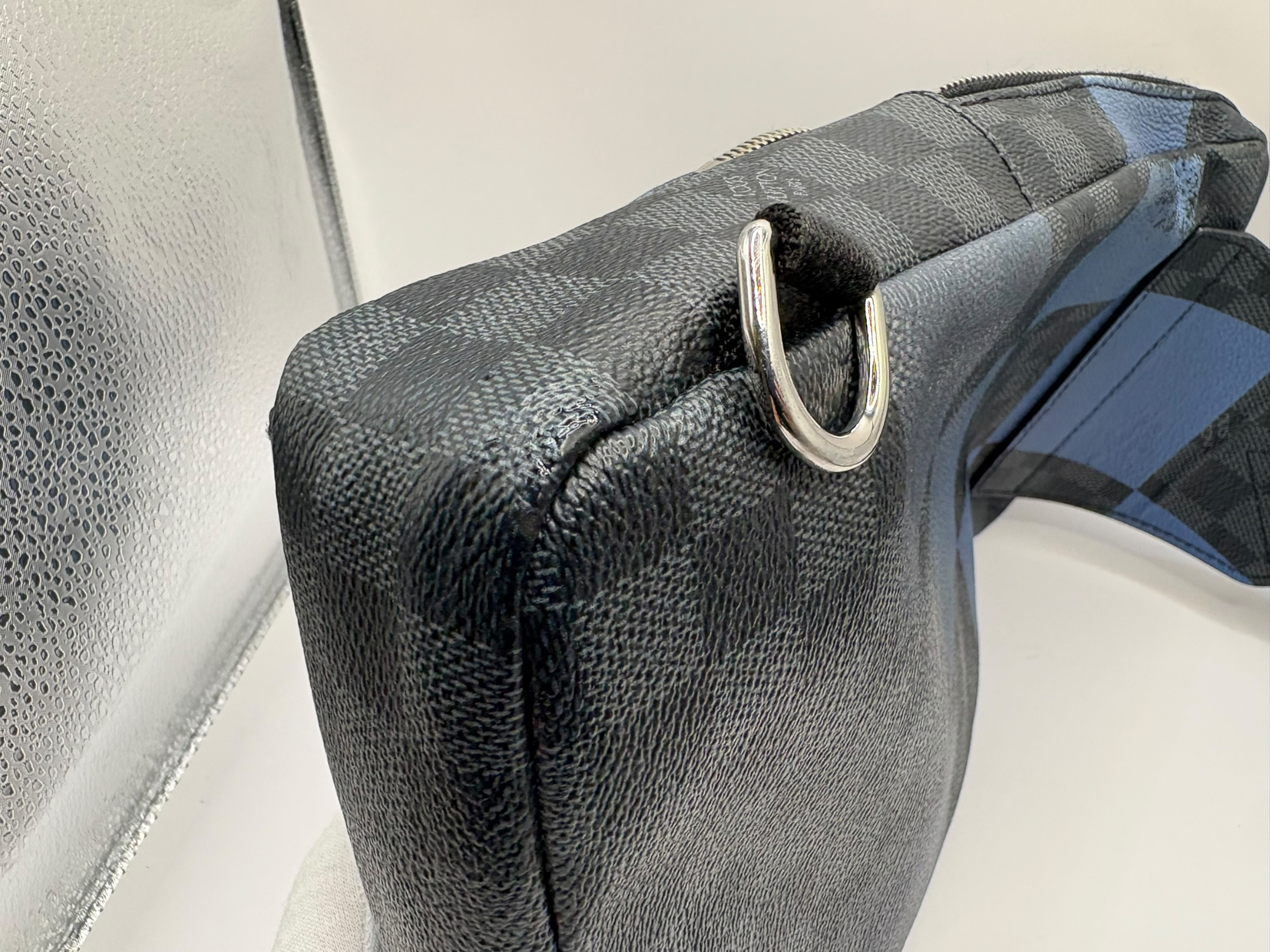 Damier Graphite Giant N40404 Avenue Sling Bag MB4210 Shoulder Bag — view 6