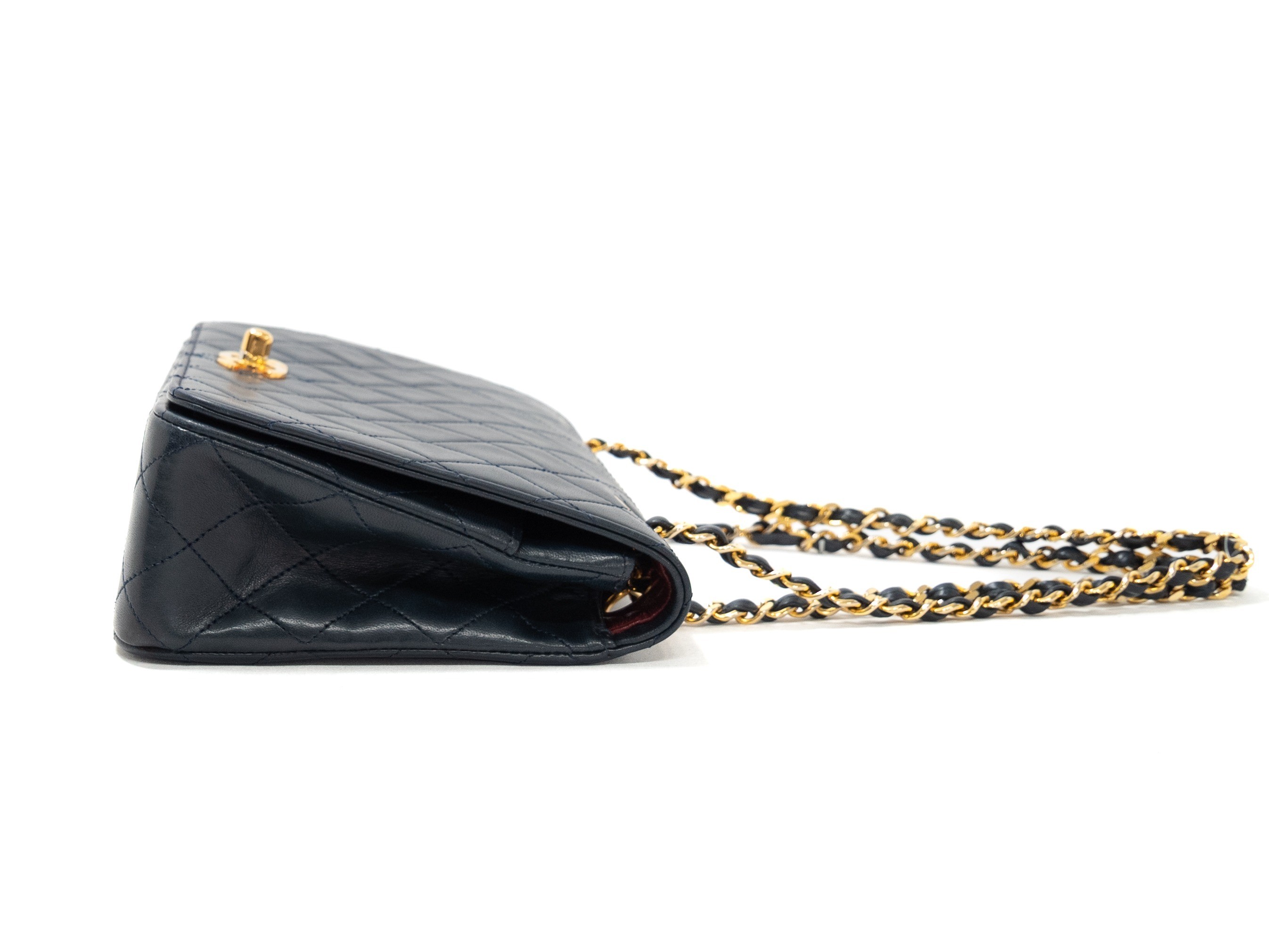 Matelassé Double Chain Seal Navy — view 7