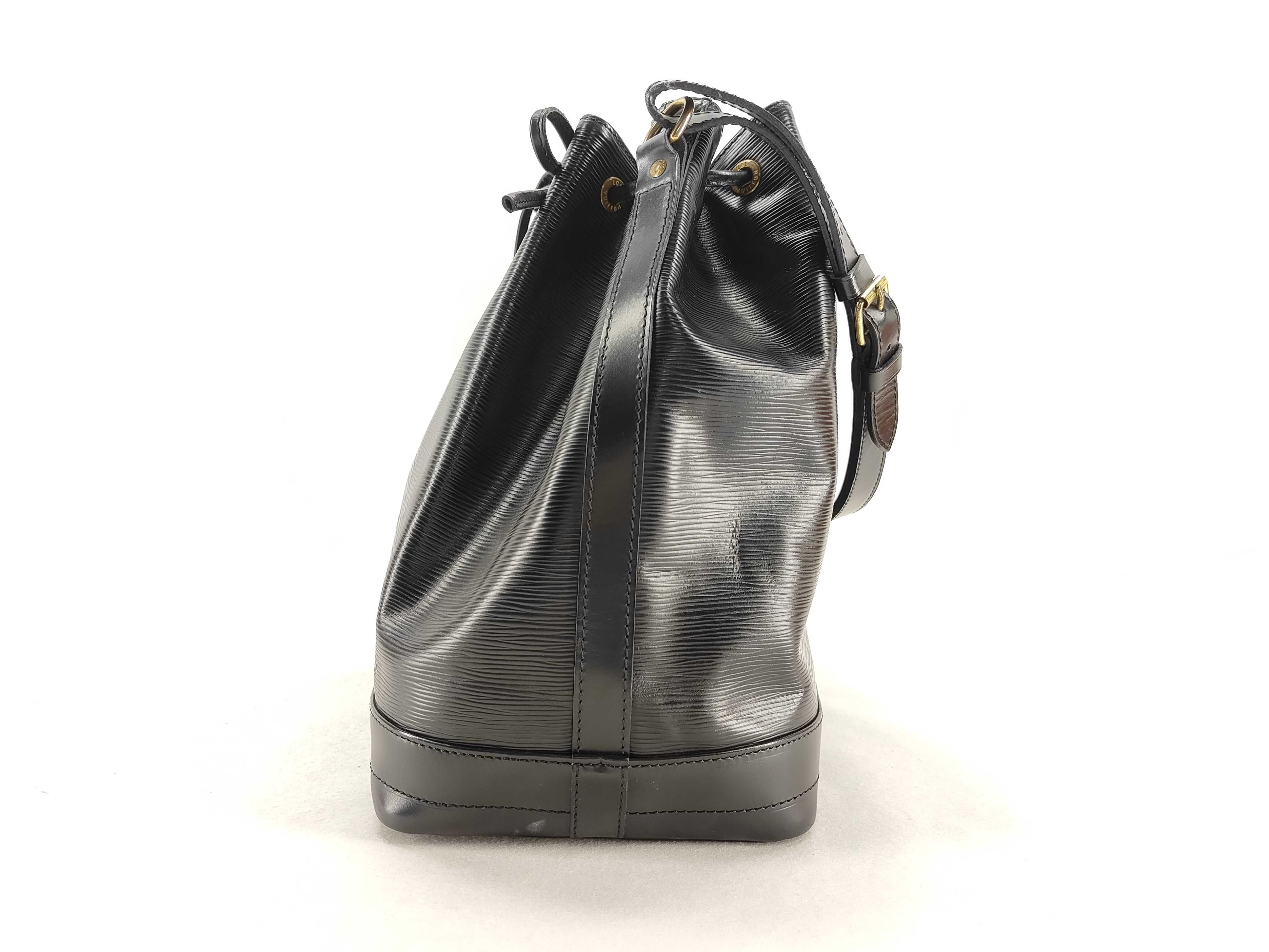 Epi Louis Vuitton Noe Epi Bag Shoulder Bag — view 3