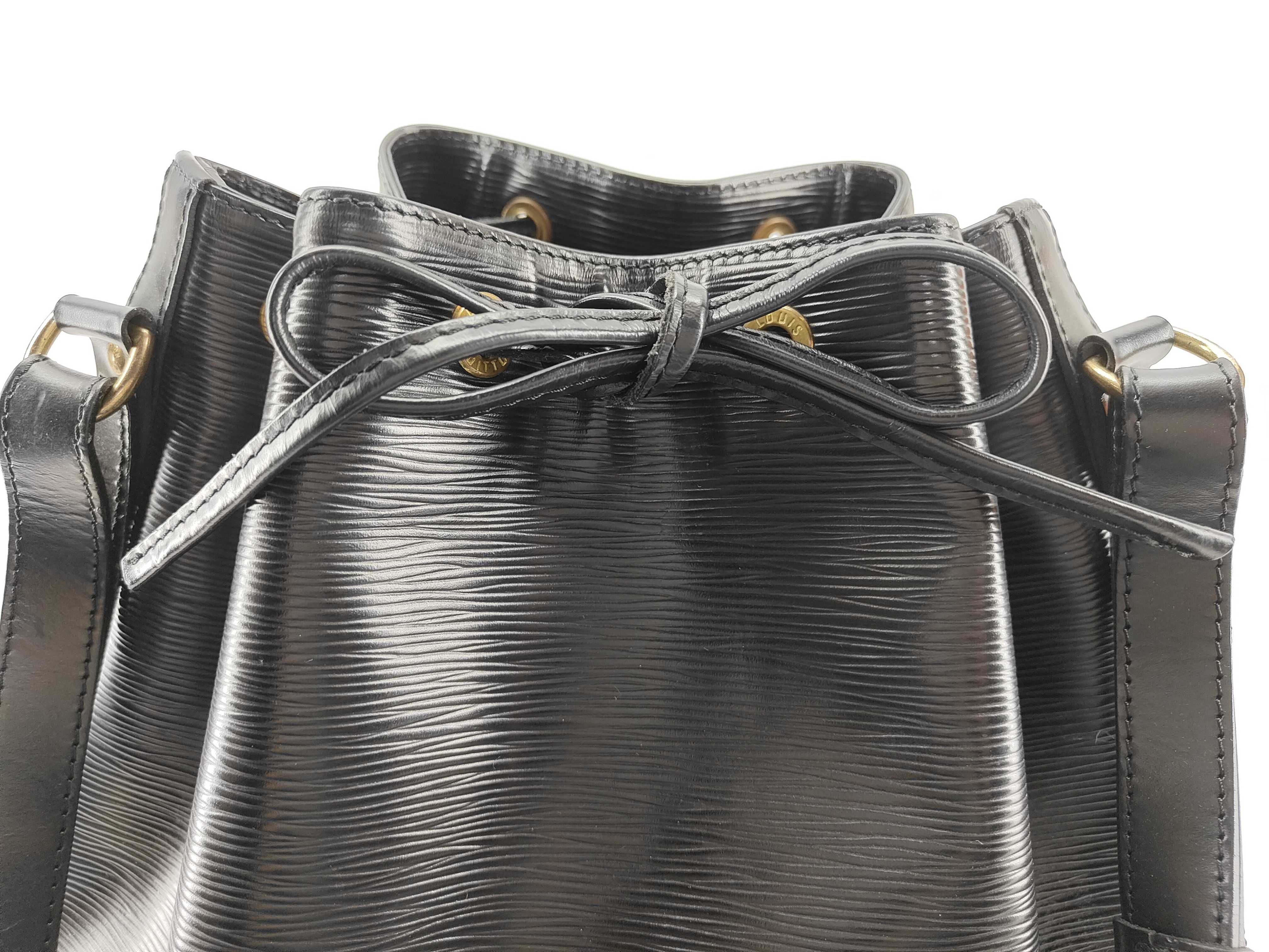 Epi Louis Vuitton Noe Epi Bag Shoulder Bag — view 8