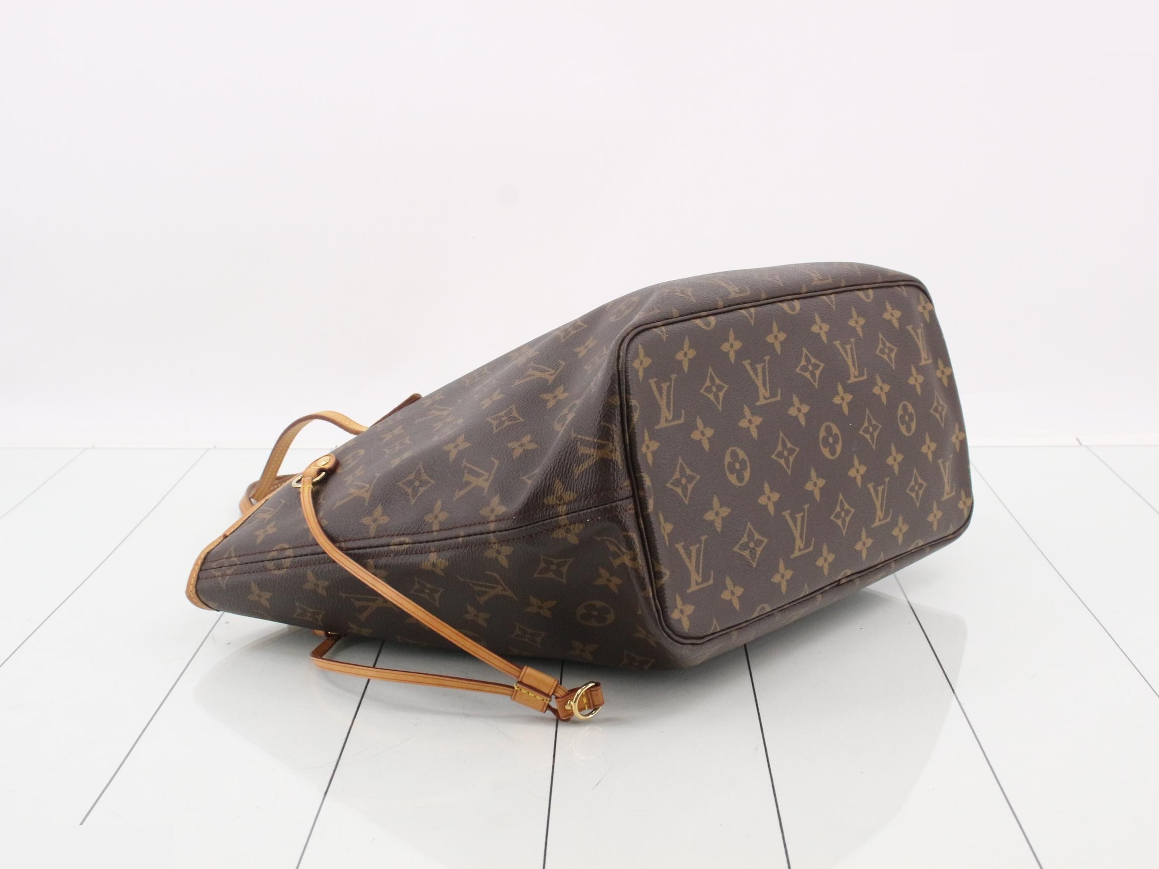 Neverfull MM with pouch — view 5