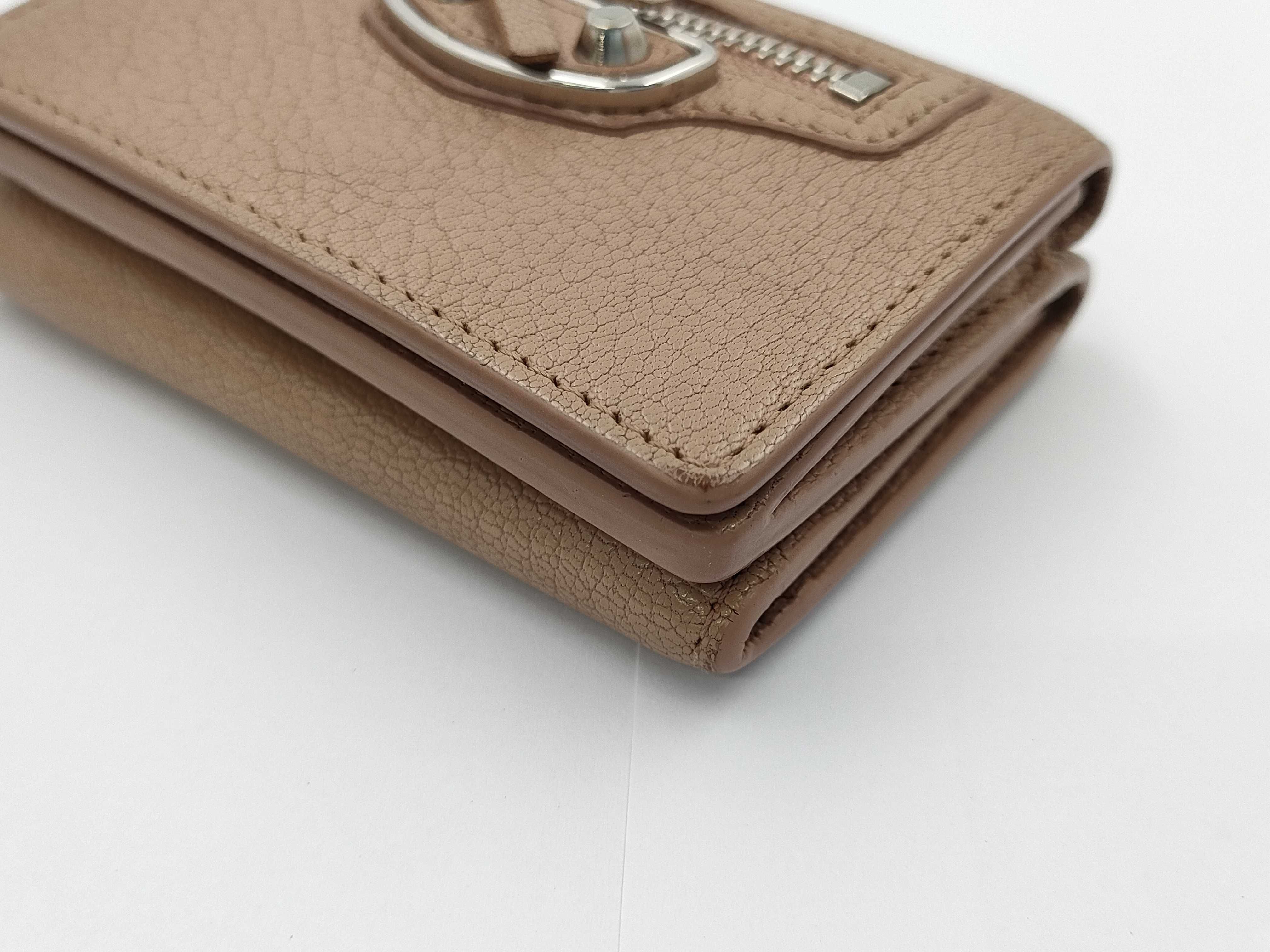 wallet — view 4