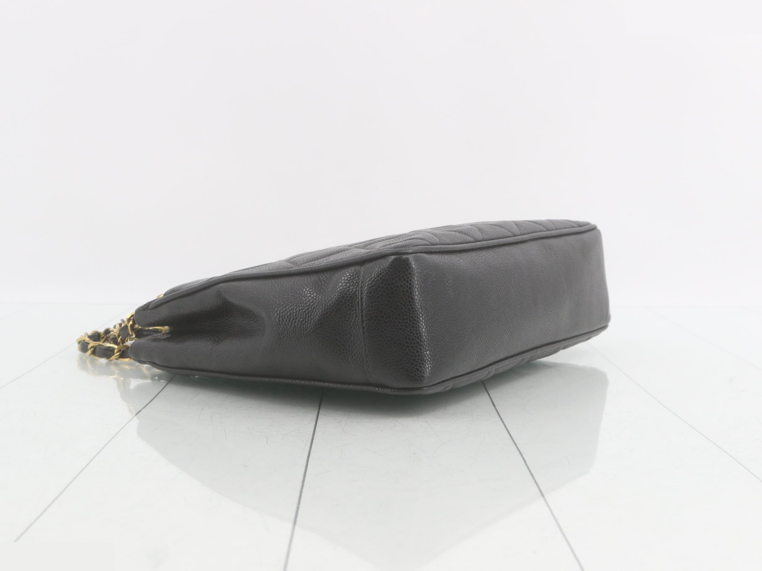 Matelassé Caviar Turnlock Chain Tote — view 5